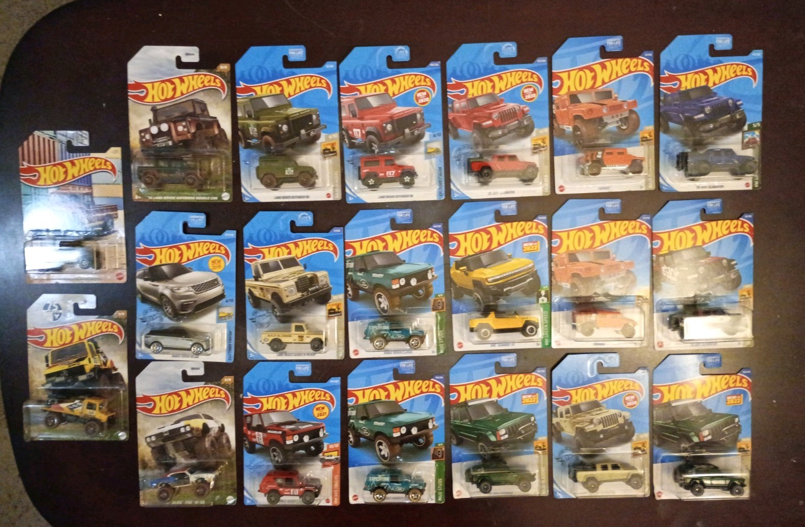 Lot of 12 Hot Wheels Land Rover Range Rover Velar and Jeep Factory Fresh