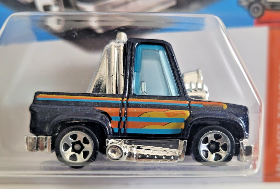 Hot Wheels 2023 HW Hot Trucks Toon’D ’83 Chevy Silverado Metalflake Dark Blue