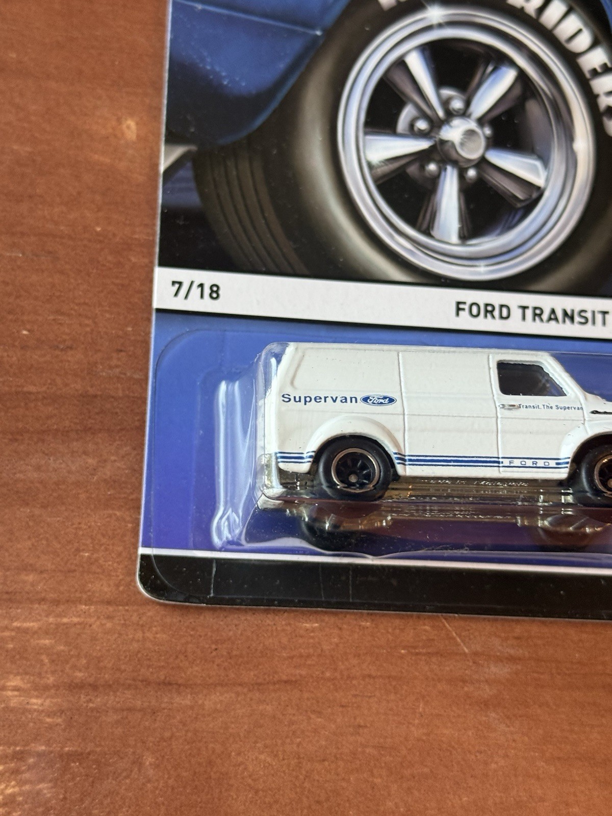 Hot Wheels Real Riders Ford Transit Supervan Van 1:64 Metal White/Blue 2014 7/18