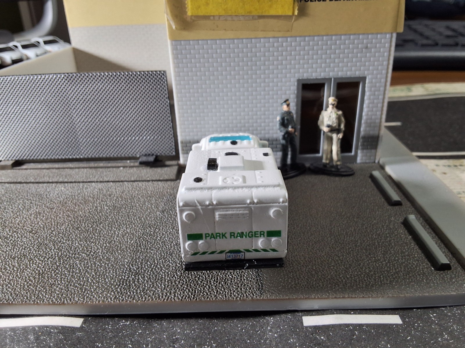 Matchbox Police CUSTOM FORD F-150 U.S. PARK RANGER ANIMAL RECOVEREY unit