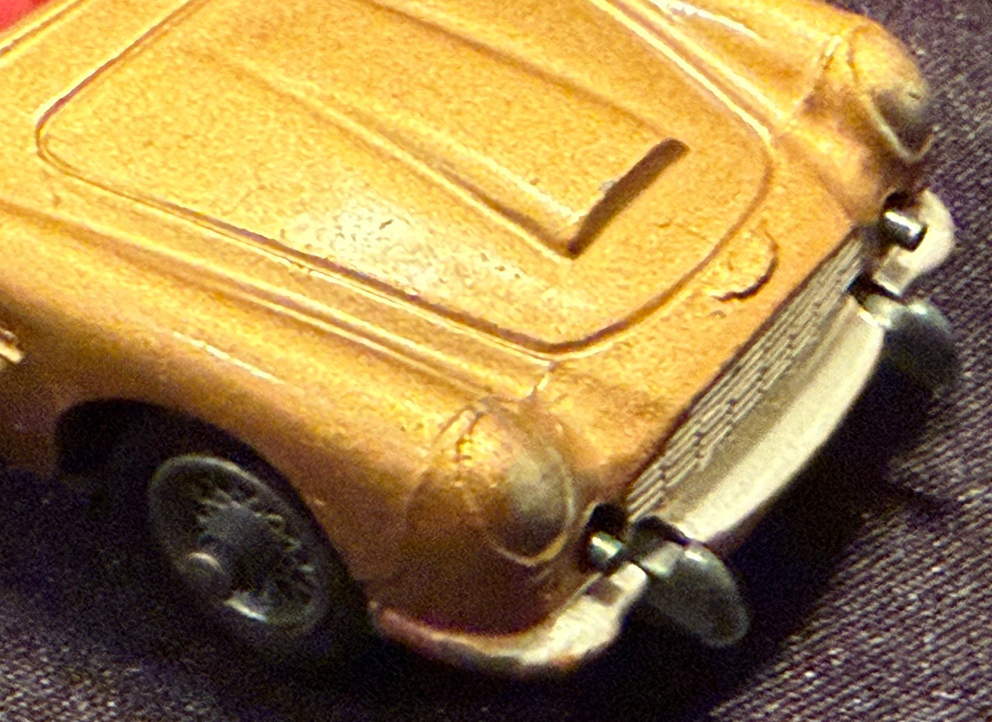 1965 Corgi James Bond Gold Aston Martin DB5 Model 261 w/ Working Functions Nice!