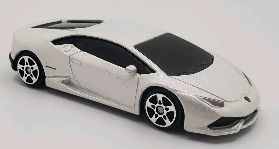 Maisto Lamborghini Huracan LP 610-4 White New Loose