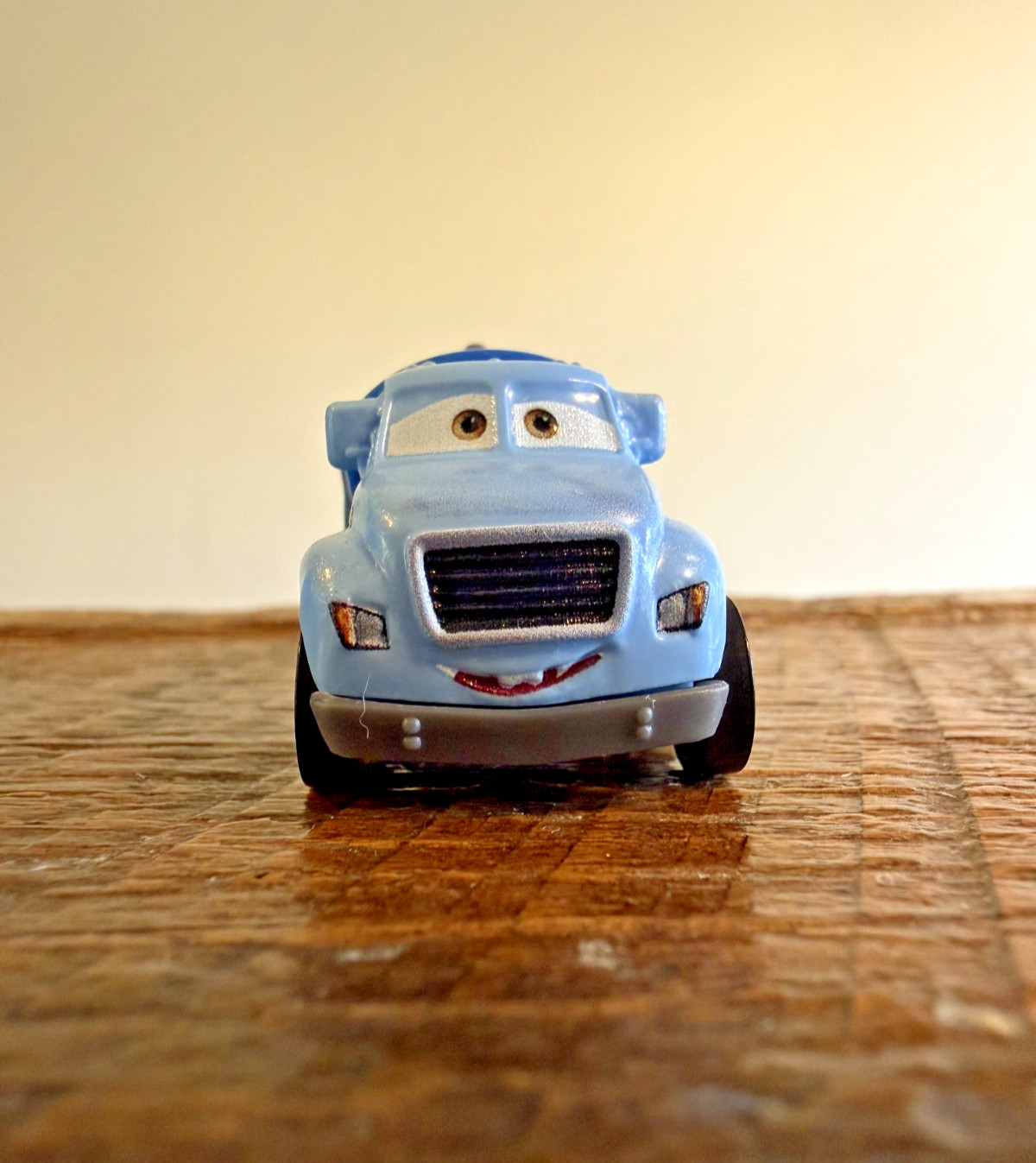 Disney Pixar Cars Mini Racers Mr. Drippy 2026 Rare – Sealed, New in Box