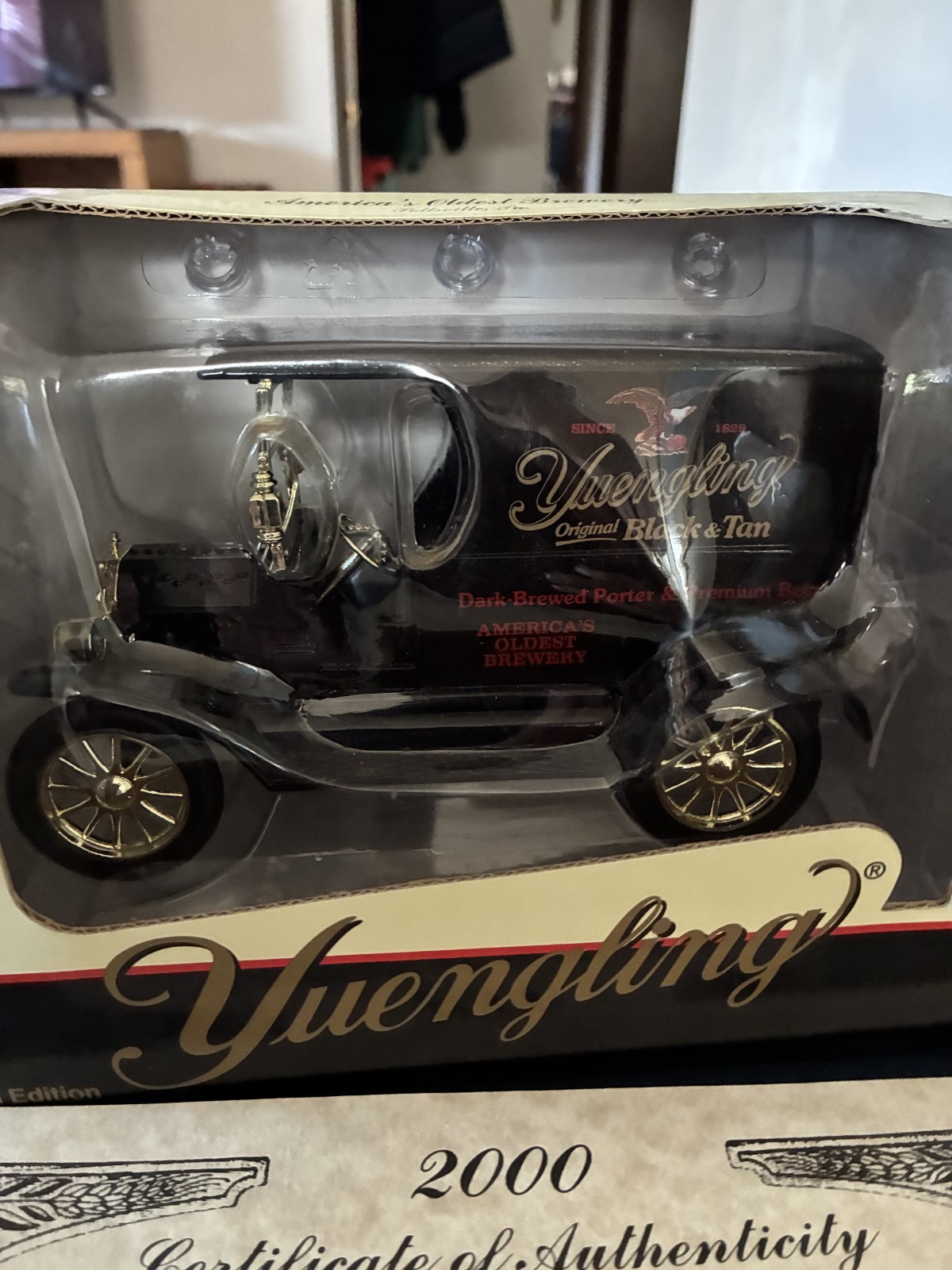 Yungling Black & Tan Replica Ford 1912 Bank Truck