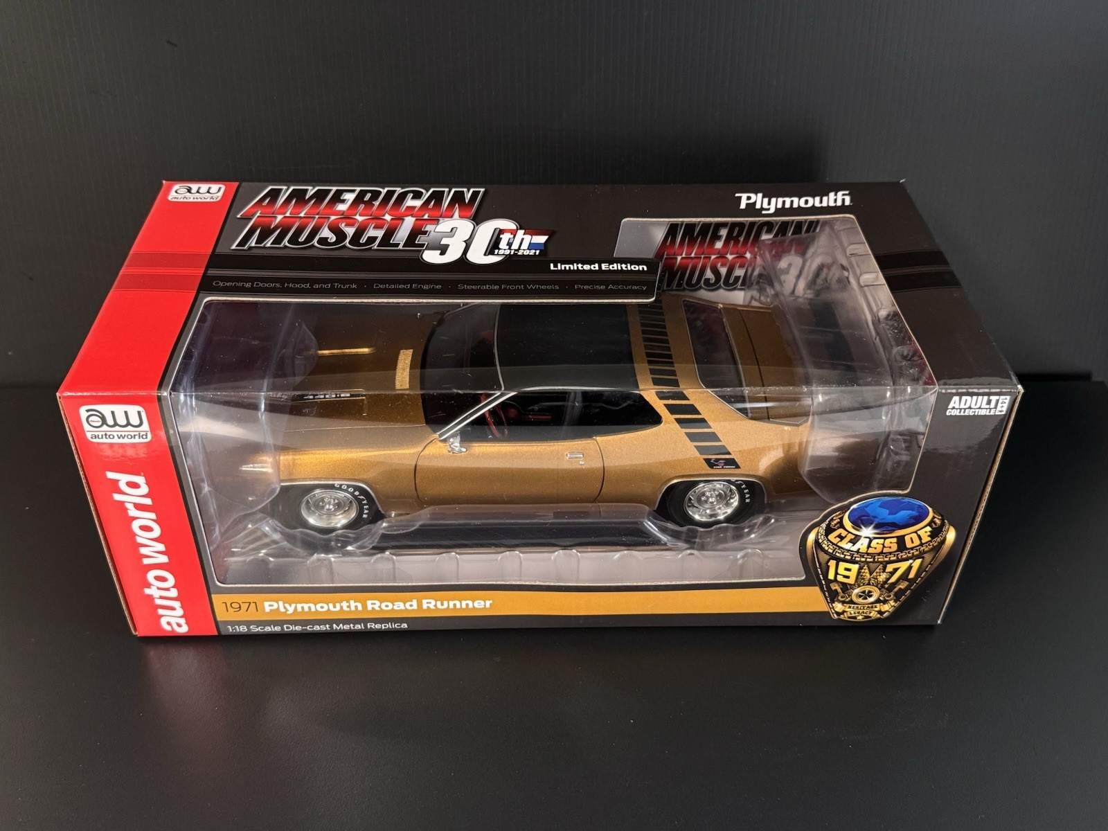 1971 Plymouth Road Runner Gold Leaf Metallic 1/18 Auto World HTF !