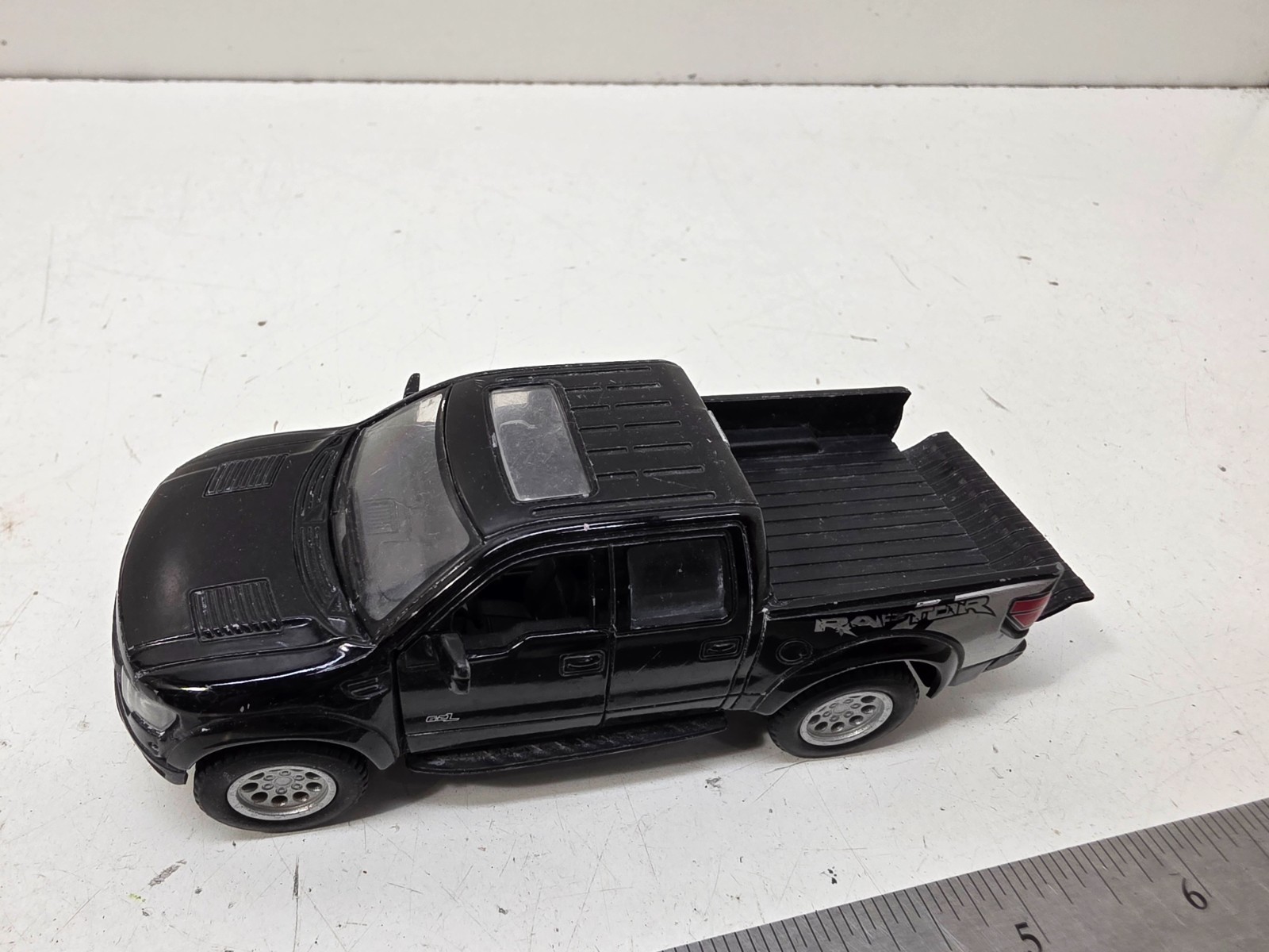 Kinsmart FORD F-150 SVT Raptor SuperCrew PickUp 1:46 BLACK