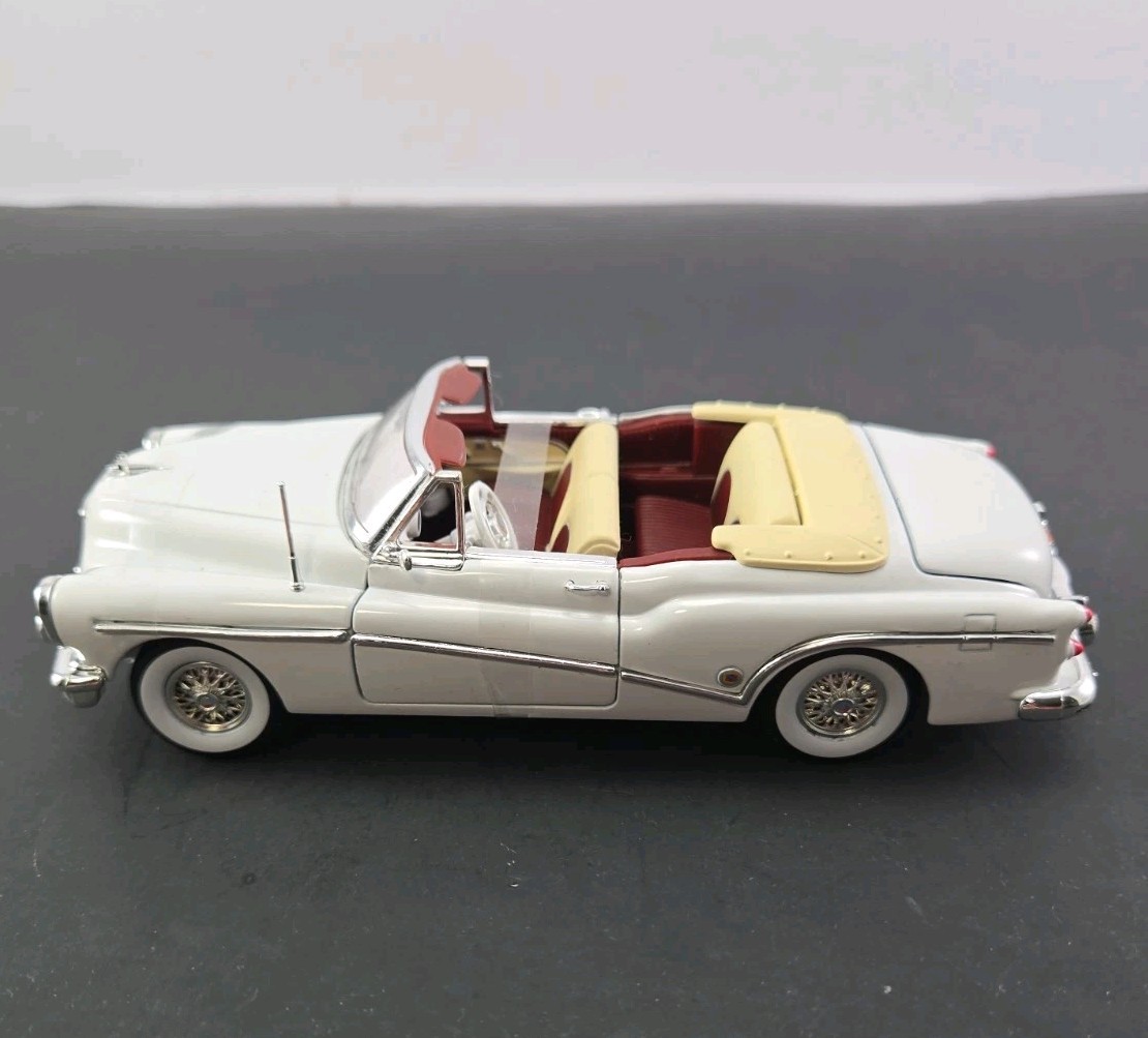 Signature Models 1953 Buick Skylark Convertible White 1/32 Diecast Car Loose