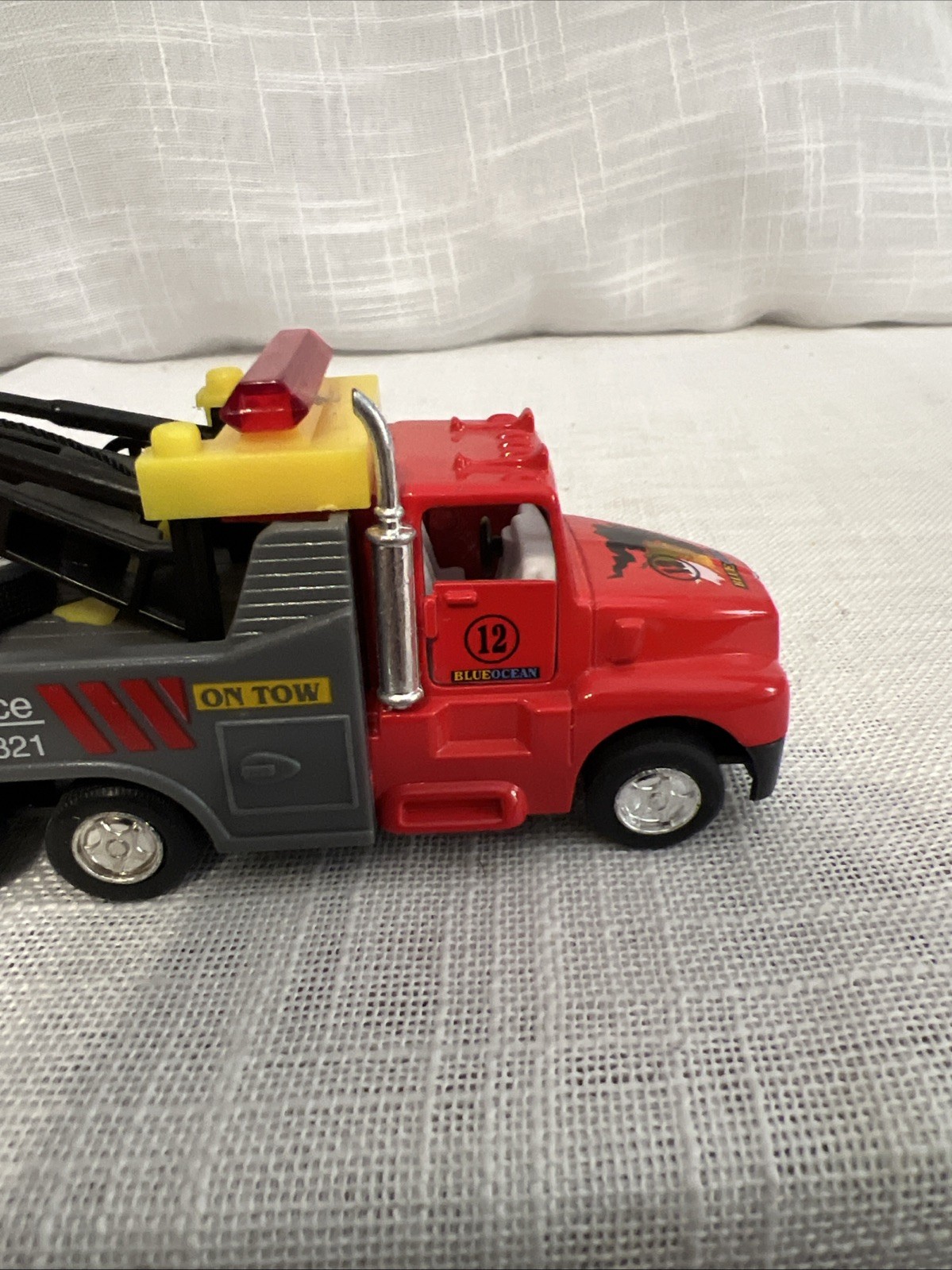 Kintoy Kenworth King Engine Tow Wrecker Truck 4.75″ Friction Car Works. B15