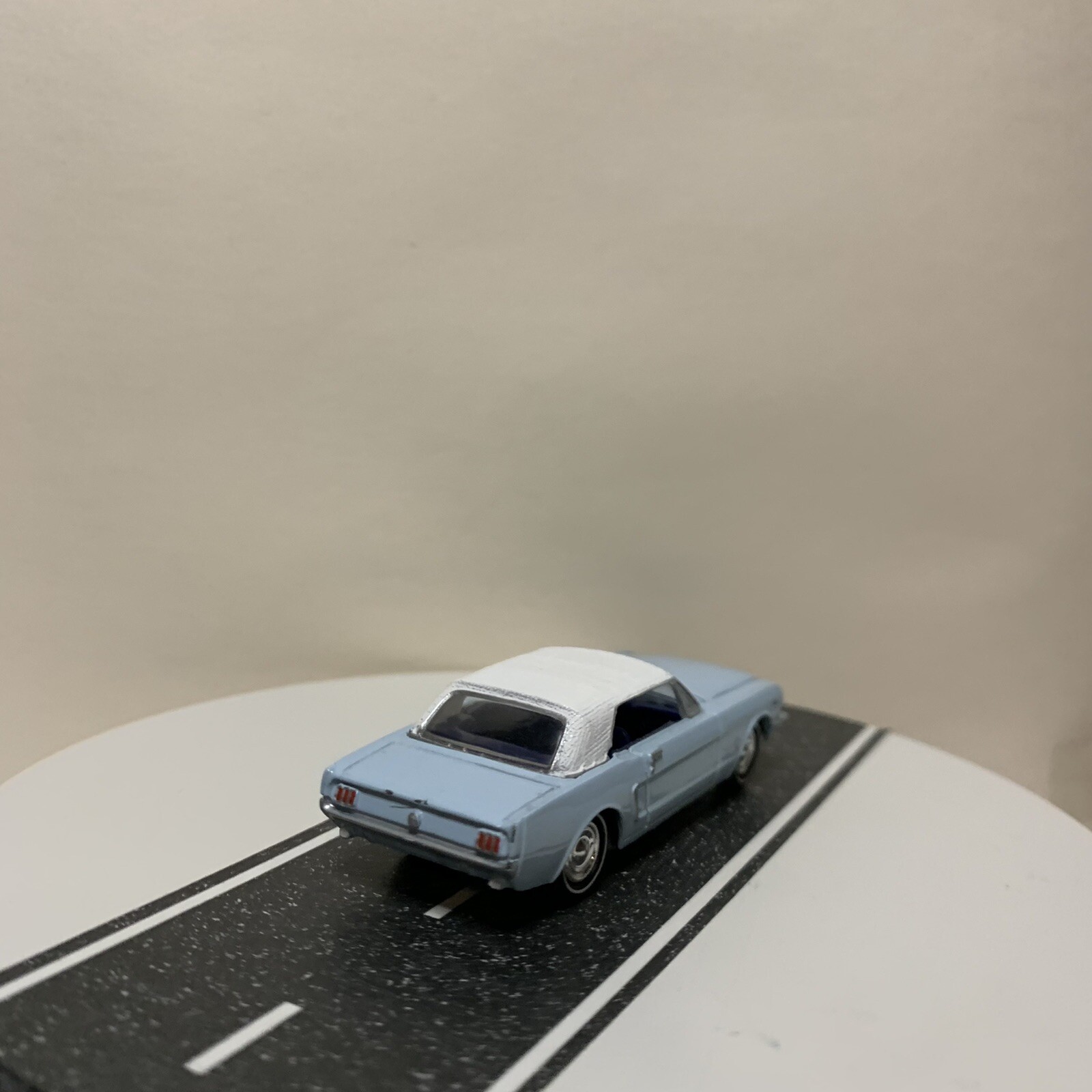 Johnny Lightning James Bond 007 Thunderball Light Blue Ford Mustang Convertible