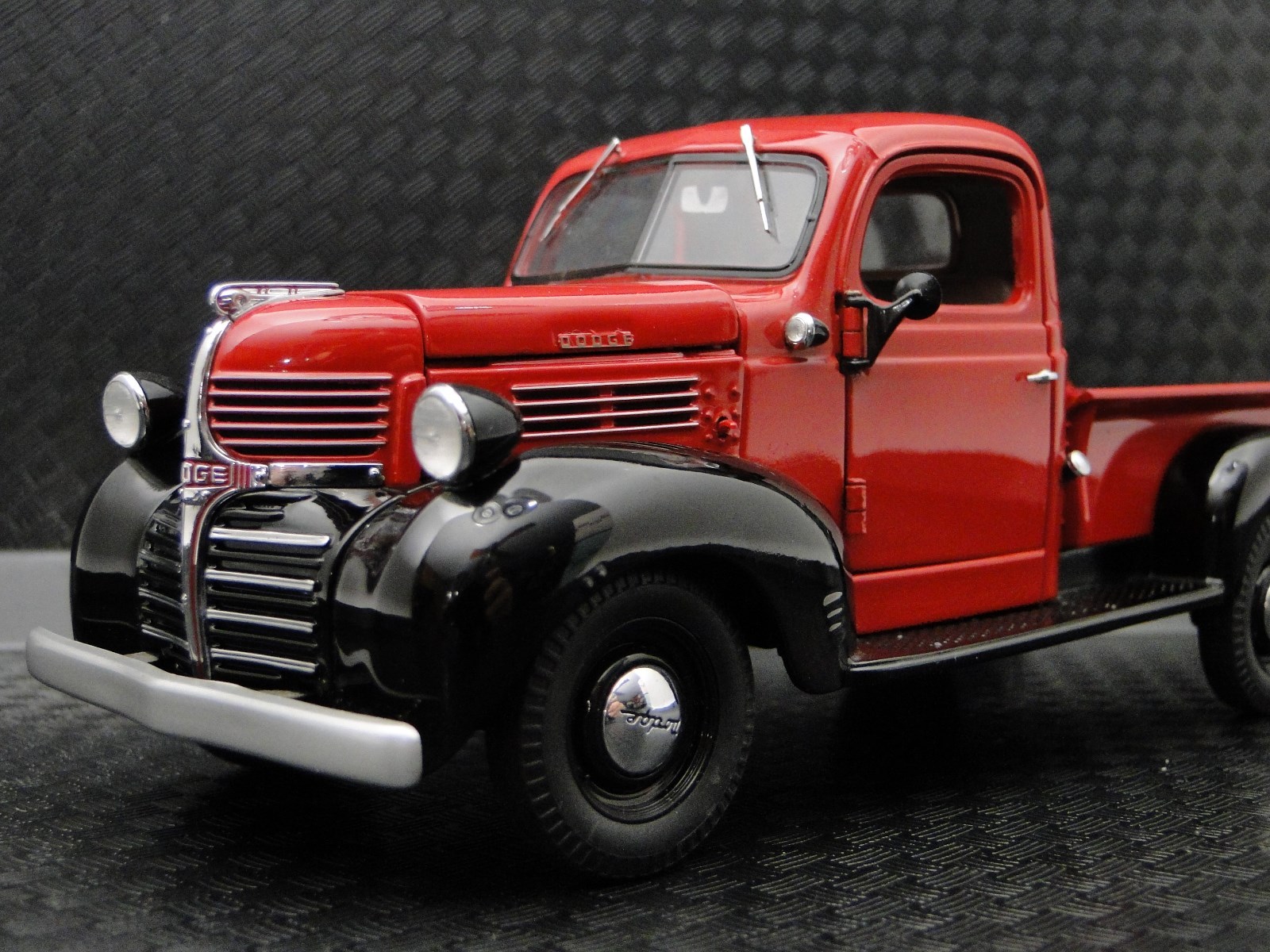 Dodge Ram Pickup Truck Car Built Metal Model Classic Promo