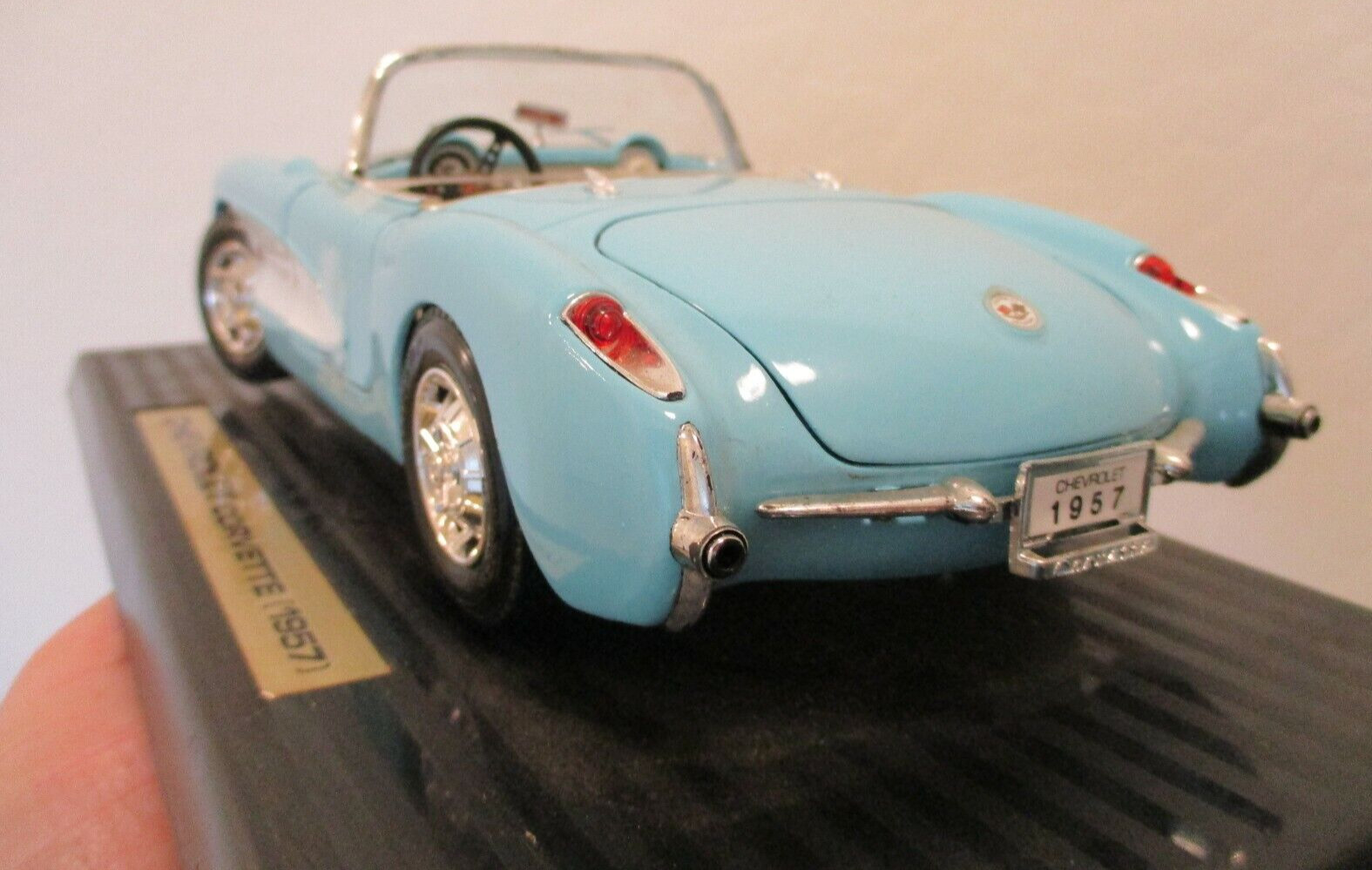 Road Tough Brand 1957 Corvette Light Blue and White 1:18 Diecast Metal W/Box ’57