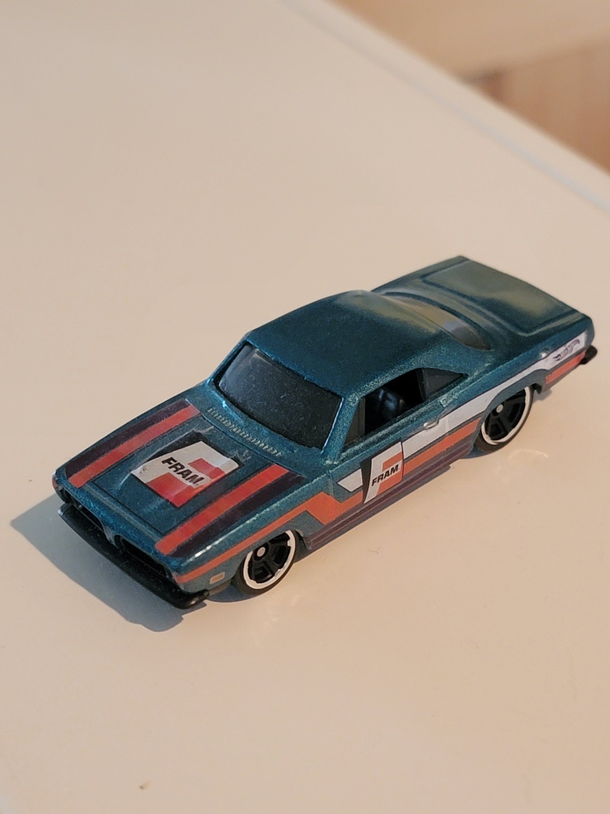 Hot Wheels CUSTOM fram 1968 Baracuda (1983 silverado Version)