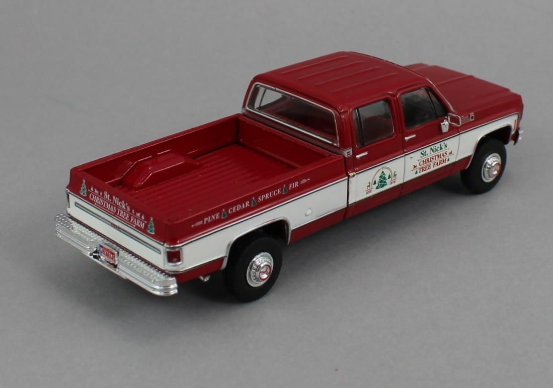 1:64 IXO Models *RED & WHITE* 1976 GMC Sierra K2500 ST NICKS CHRISTMAS TREE FARM