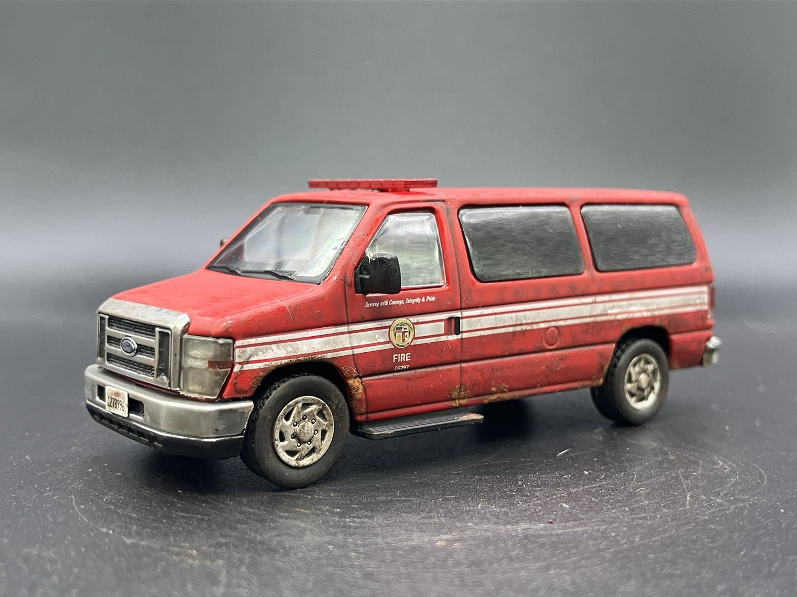 Ford E-350 LAFD Van Weathered Rusty Fire Truck 1/64 596 Diecast Custom Beater