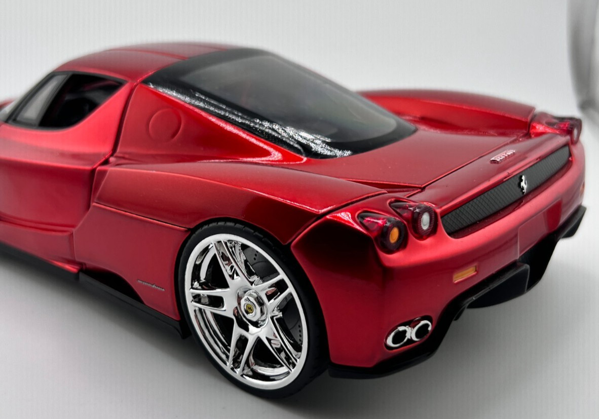 Hot Wheels Ferrari Enzo Ferrari 1:18 Diecast Red Mattel Licensed Collector Car