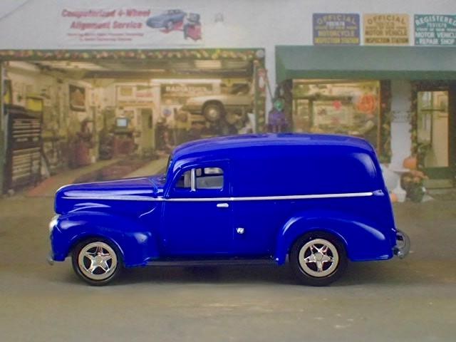 Vintage Hot Roding 1940 Ford Flathead V8 Deluxe Sedan Delivery 1/64 Scale LE O