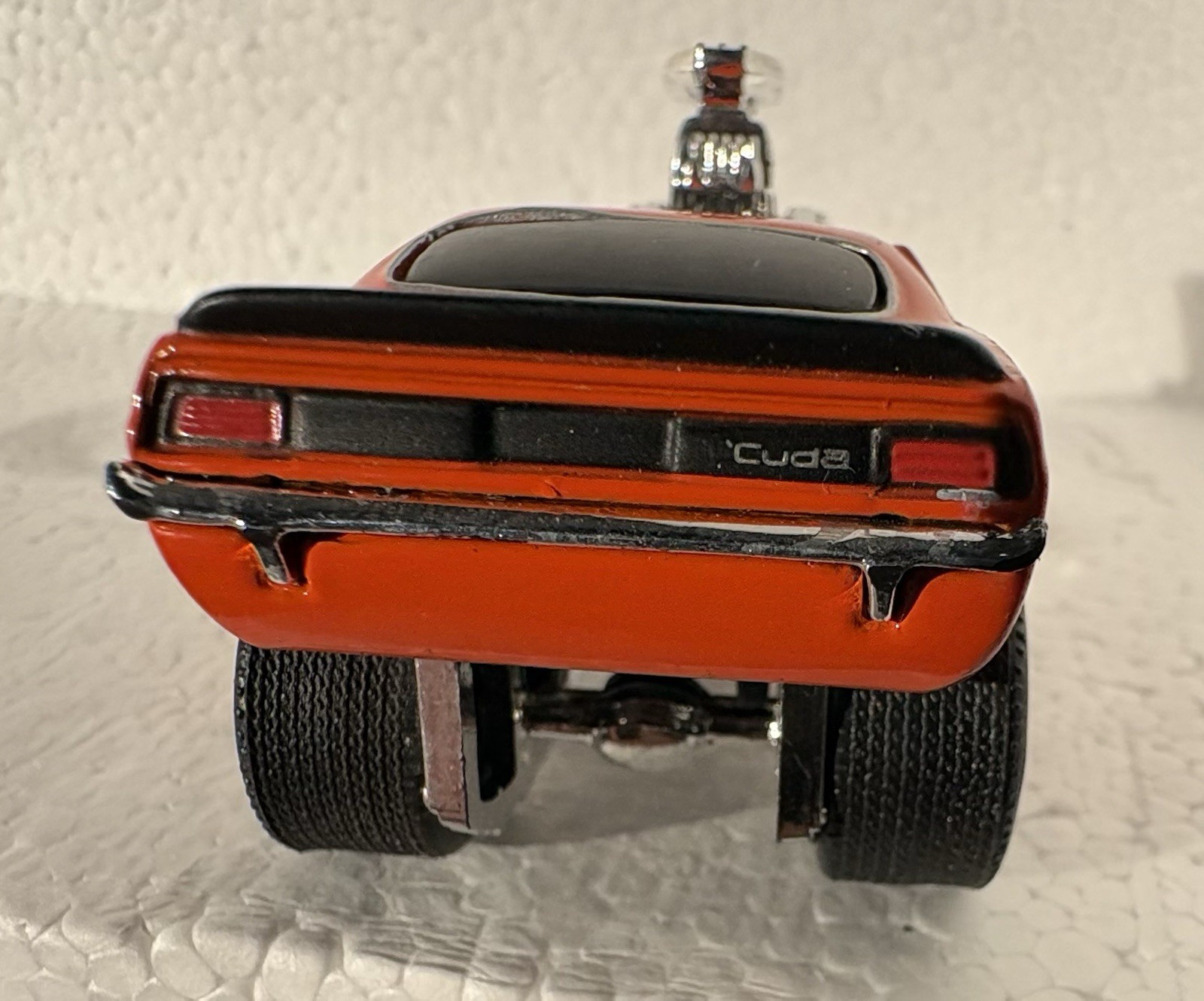 Muscle Machines 1970 Plymouth Barracuda AAR ‘Cuda 2000 Original Funline 1/64