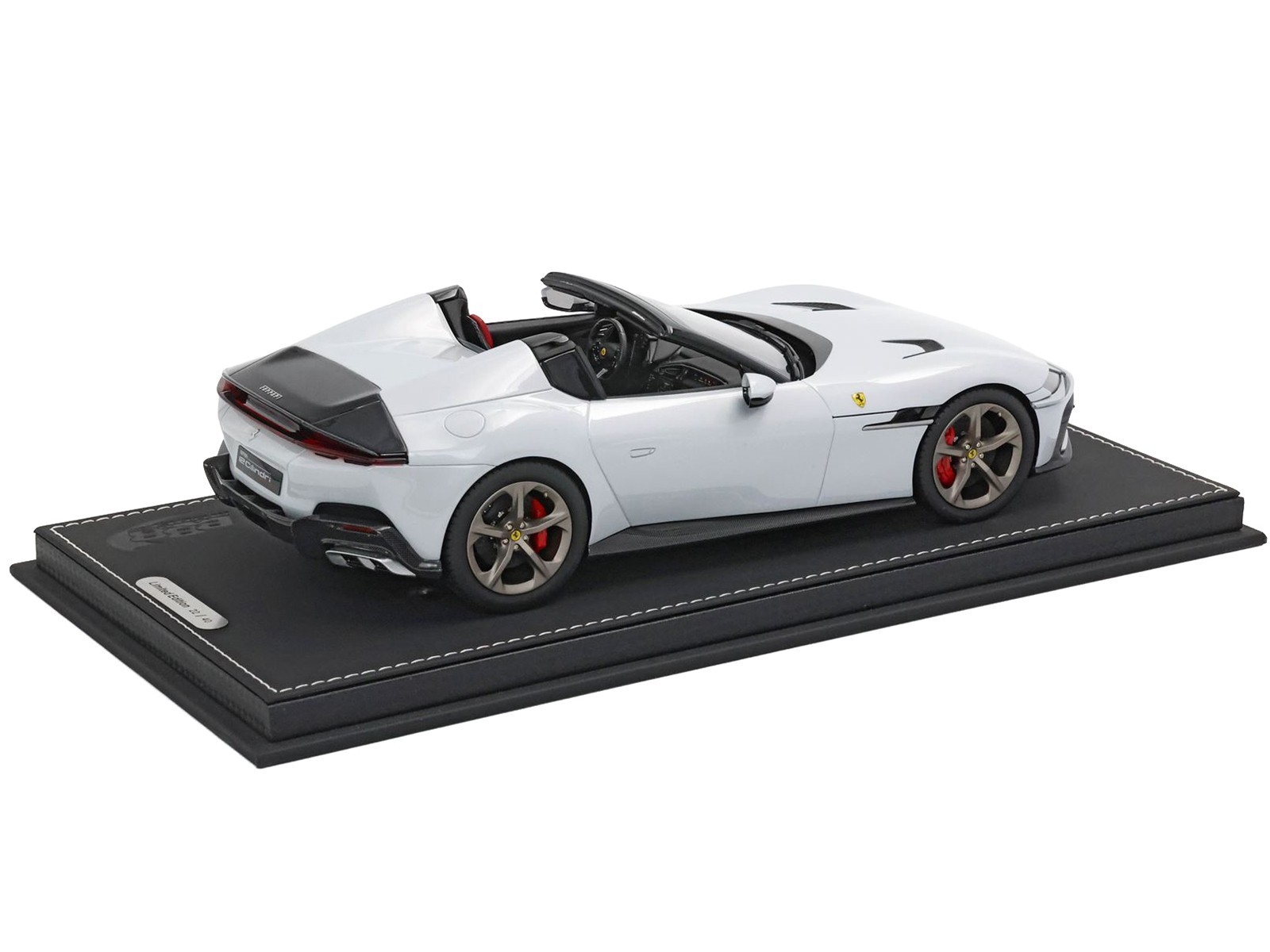 FERRARI 12CILINDRI SPIDER ARTIC WHITE & DISPLAY CASE 1/18 CAR BY BBR P18251 B