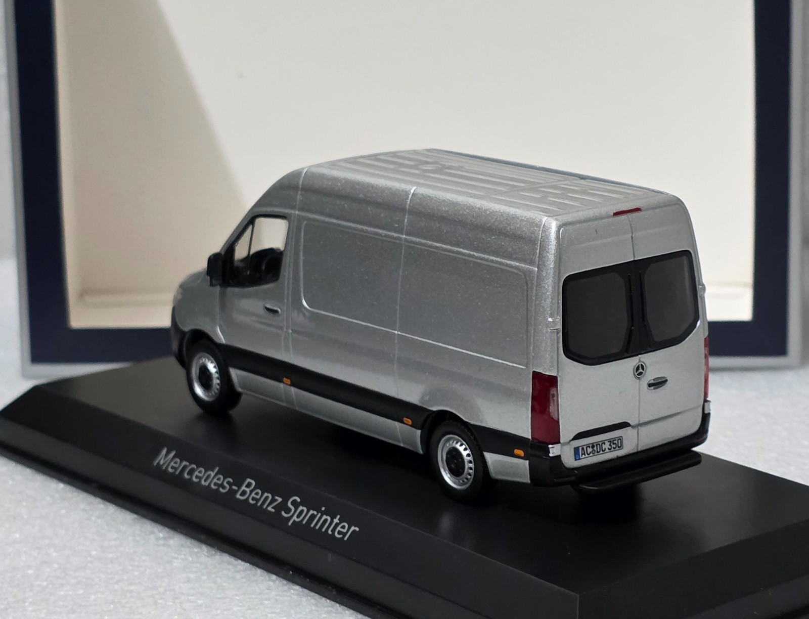 Mercedes Sprinter Van (W907) Silver 2018 1:43 Norev 351175 Diecast (18)