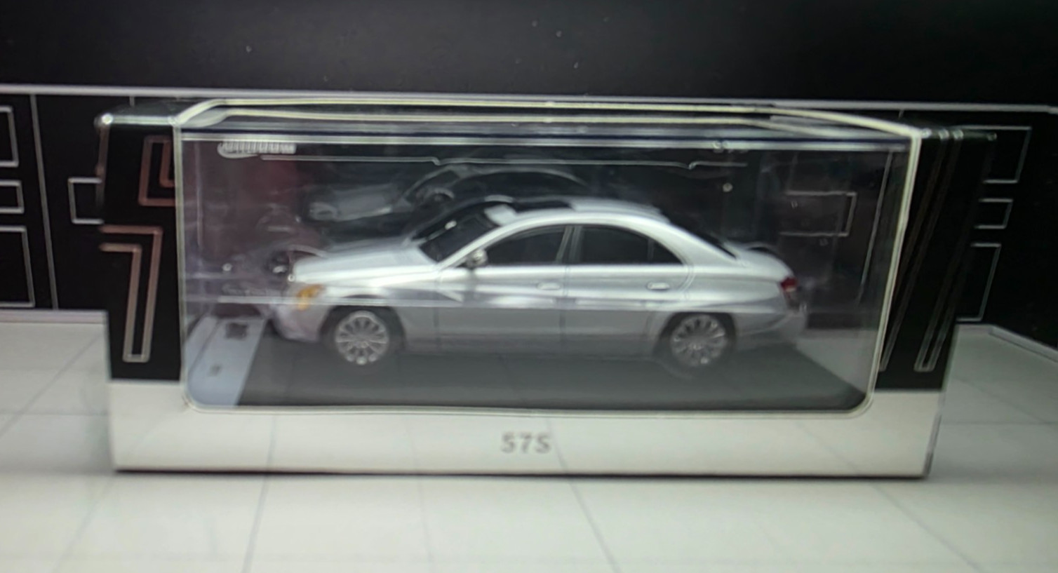 Shadow Pro 1:64 Maybach 57S Sedan Silver with Black Interior Very Nice!