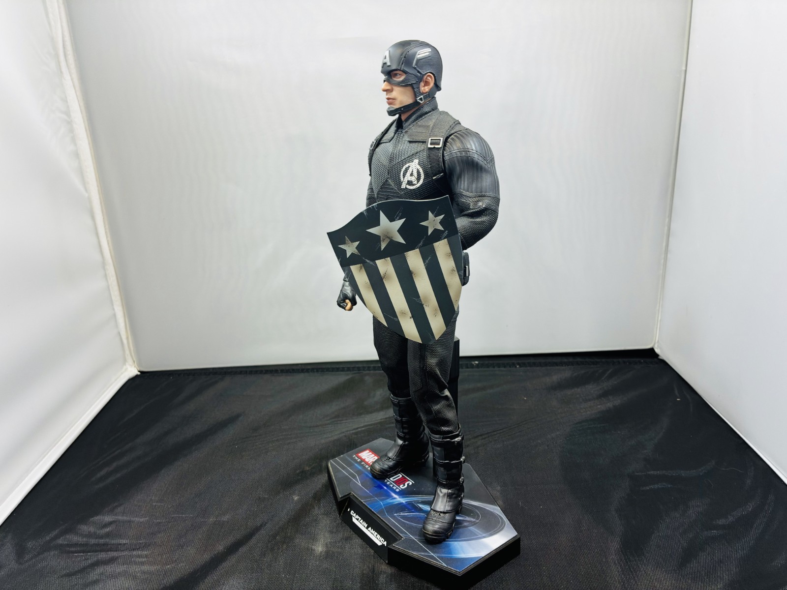 Hot Toys 1/6 mms488 Captain America Concept Art Version Marvel Open Box