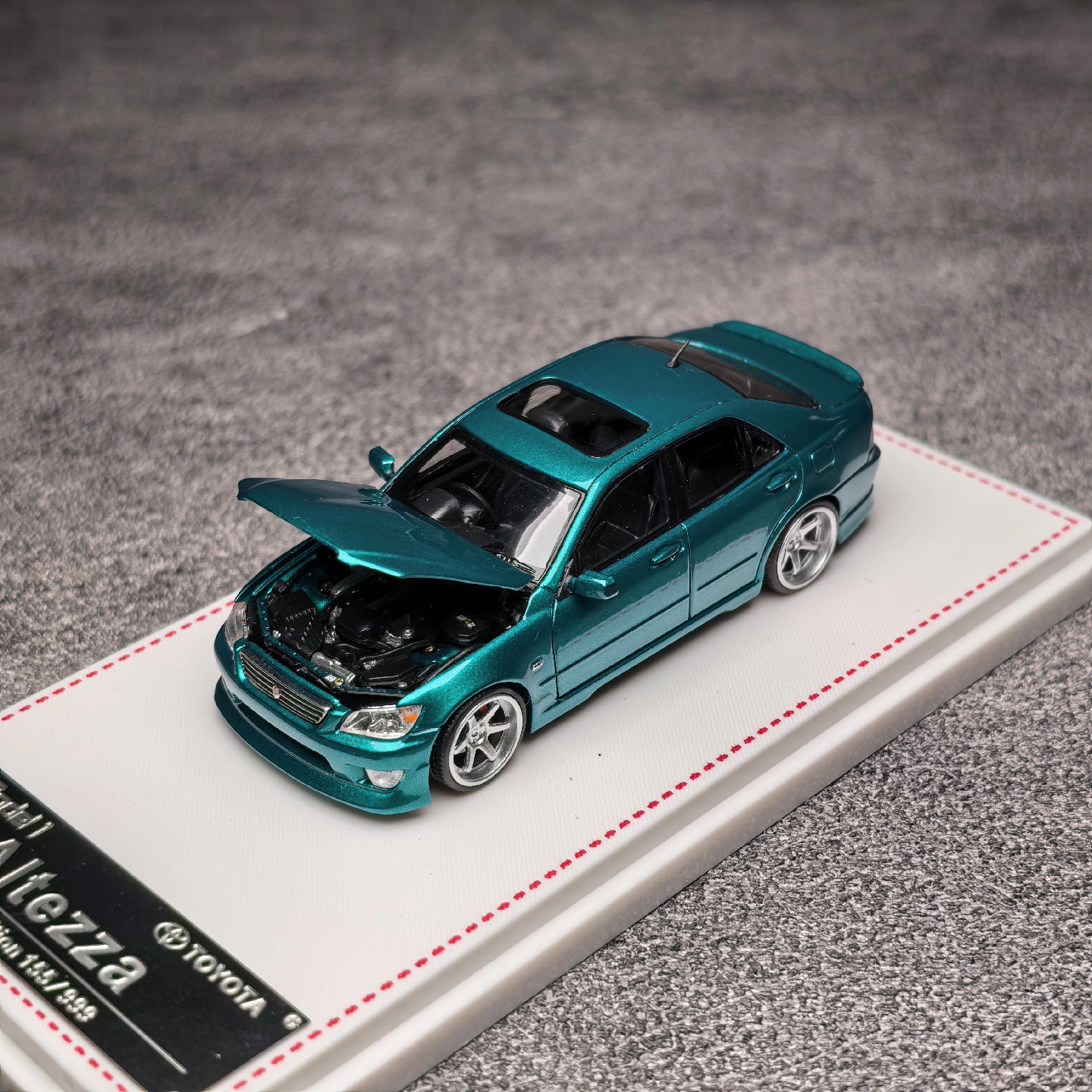 Model One 1:64 Toyota Altezza RS200 SXE10 Emerald Green