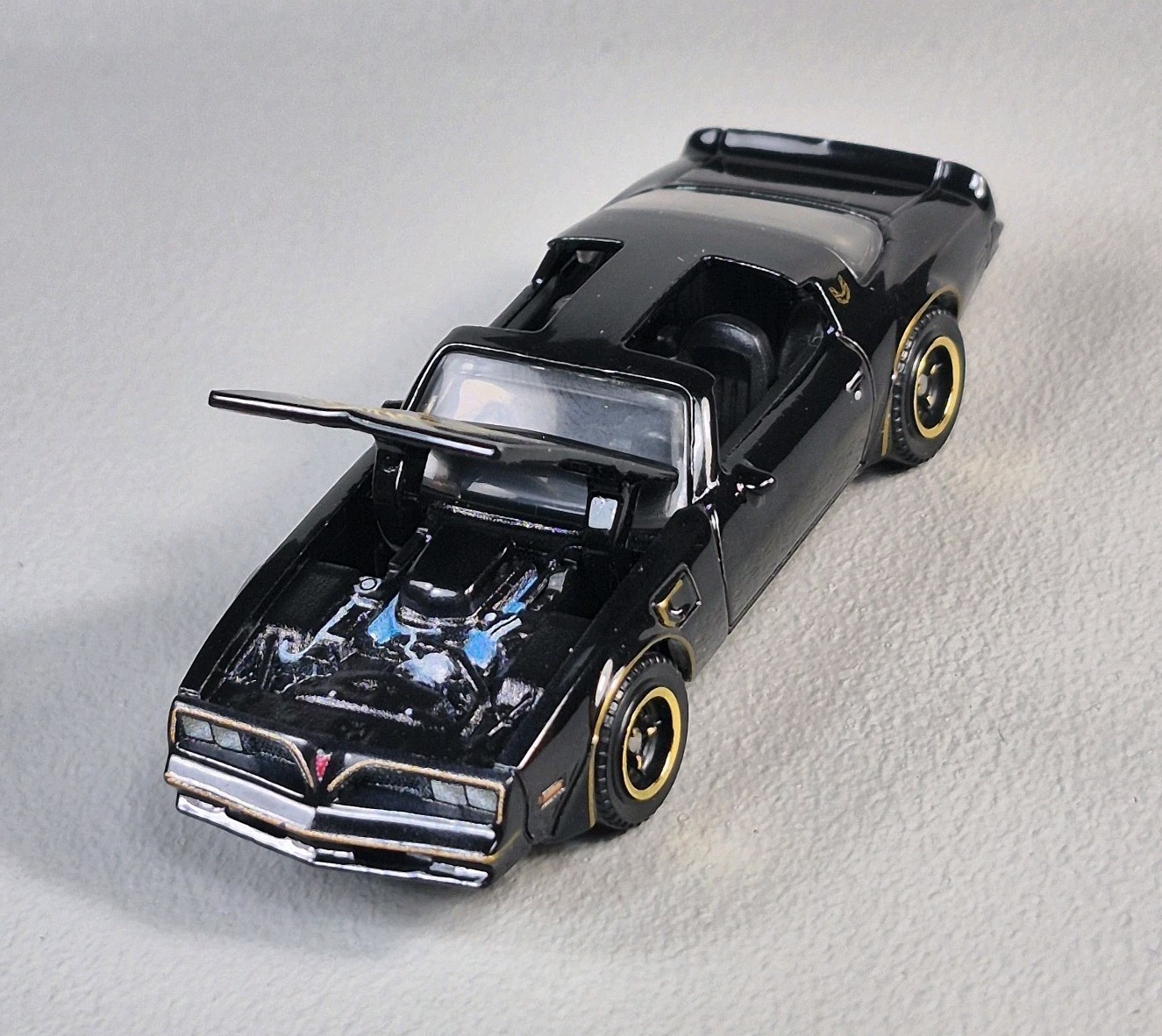 1977 PONTIAC FIREBIRD T/A Diorama Collectible DieCast Model 1:64 Black LOOSE