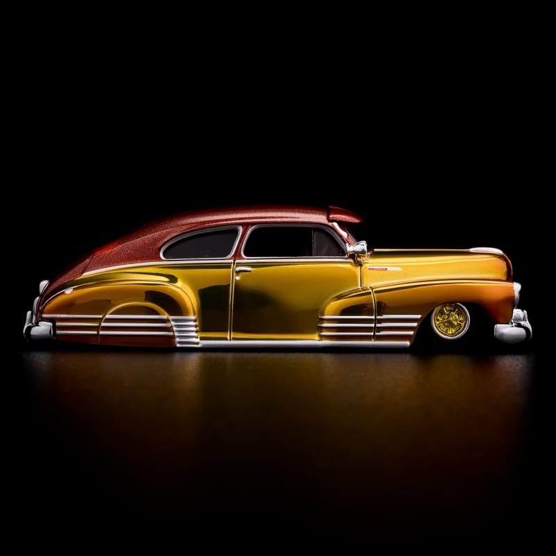 Hot Wheels Lowrider Style Diecast Car Model Vehicle Car Gold Red Chrome
