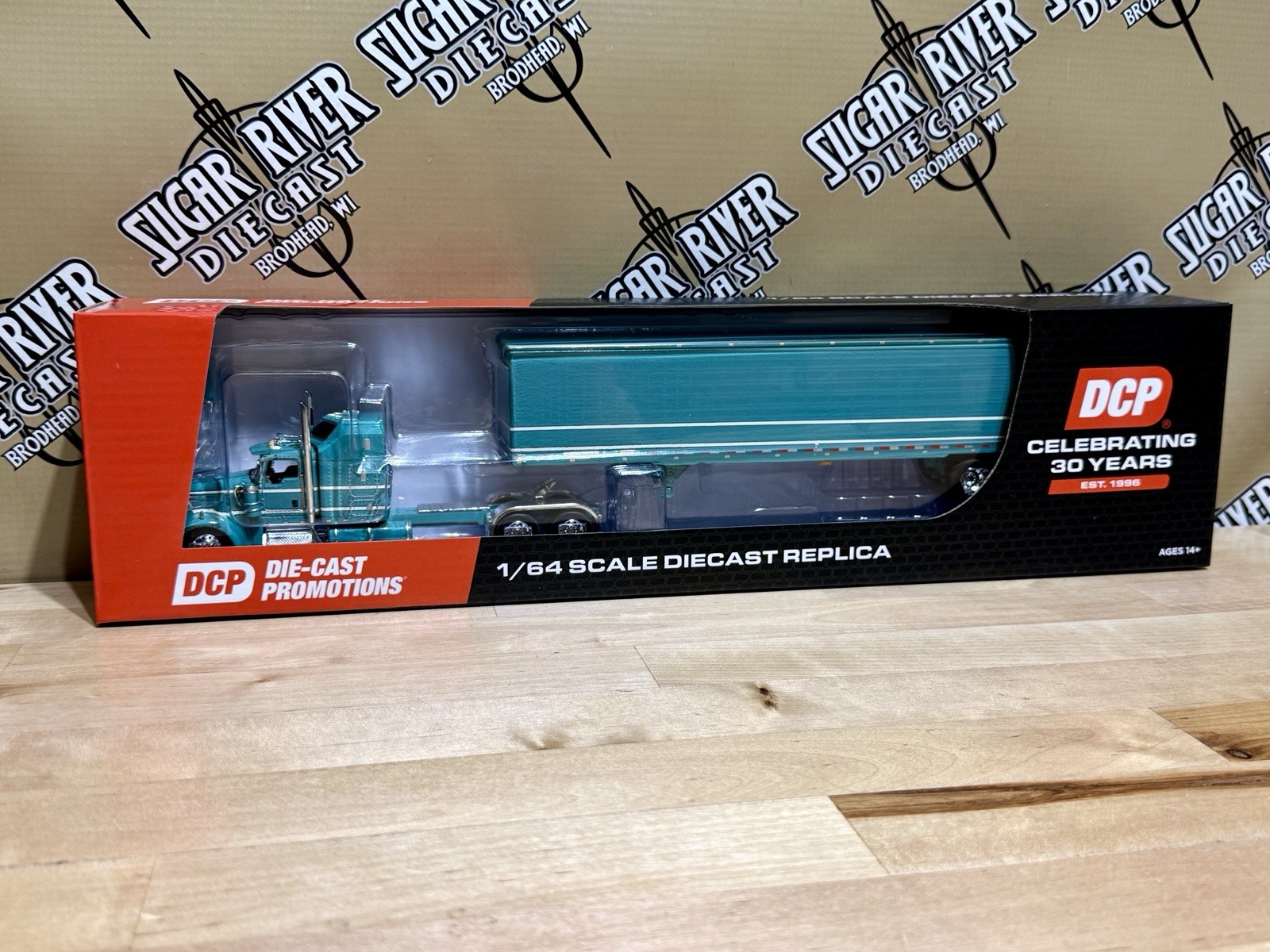 Dcp 1/64 Kenworth W900 semi Truck And Dry Van trailer Farm Toy New Tooling
