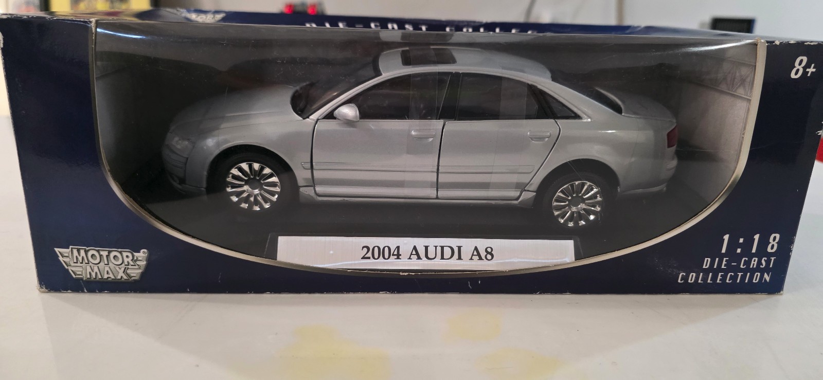 NEW Audi A8 2004 Model Diecast Car 1:18 Scale Opening Doors Hood Silver 11 inch