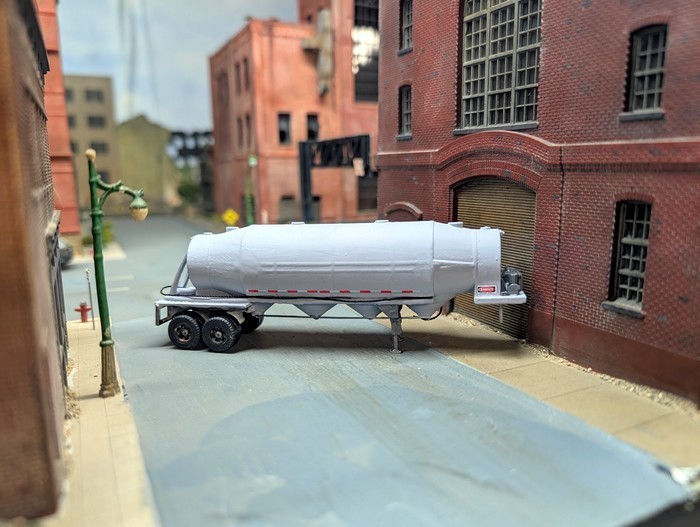 1/87 HO Scale Custom Built 1970s Pneumatic Dry Bulk Trailer. 3D Printed Model