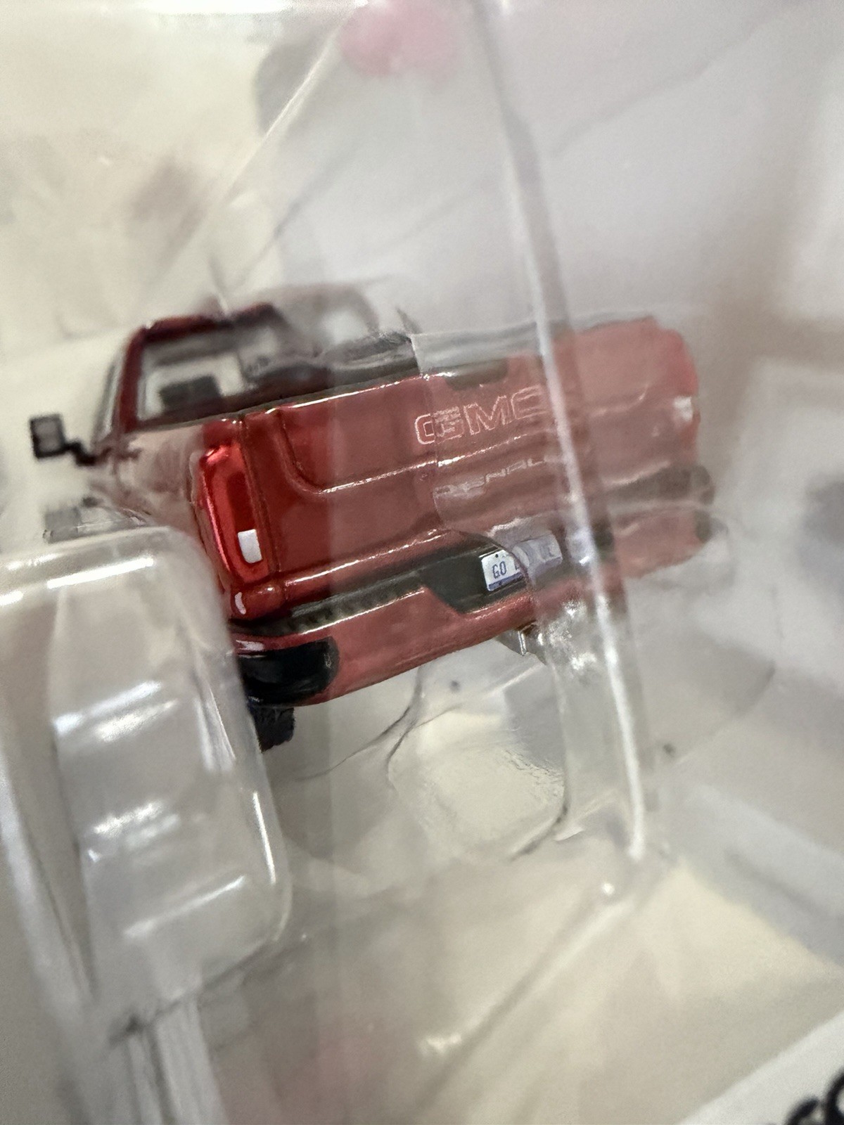 1:64 Greenlight 2022 GMC Sierra 2500 HD Denali Cayenne Red Metallic Karson Excl