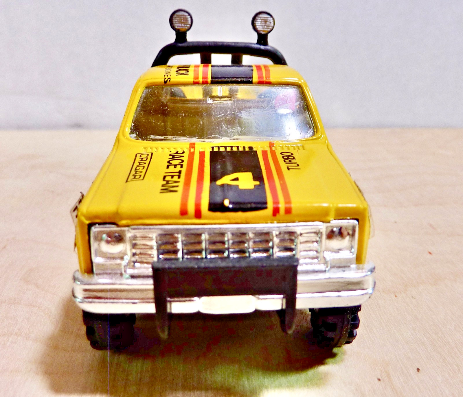 ZEE RACE TEAM CHEVY 4×4 DIECAST TRUCK w/ PULLBACK ACTION – 4 ½” LONG