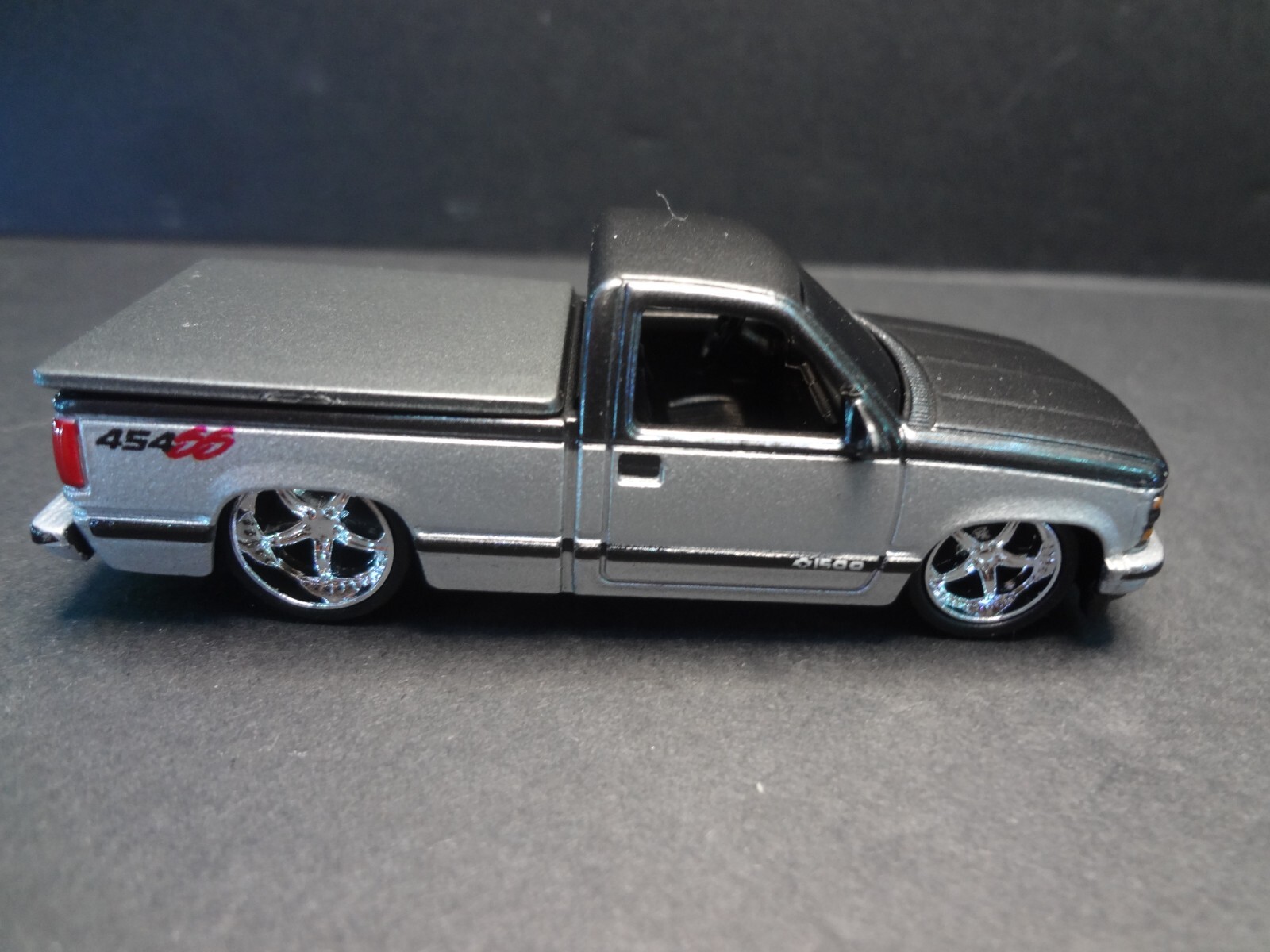 MaisTo 1993 Chevrolet 454 SS Pickup Silver – Loose 1:64