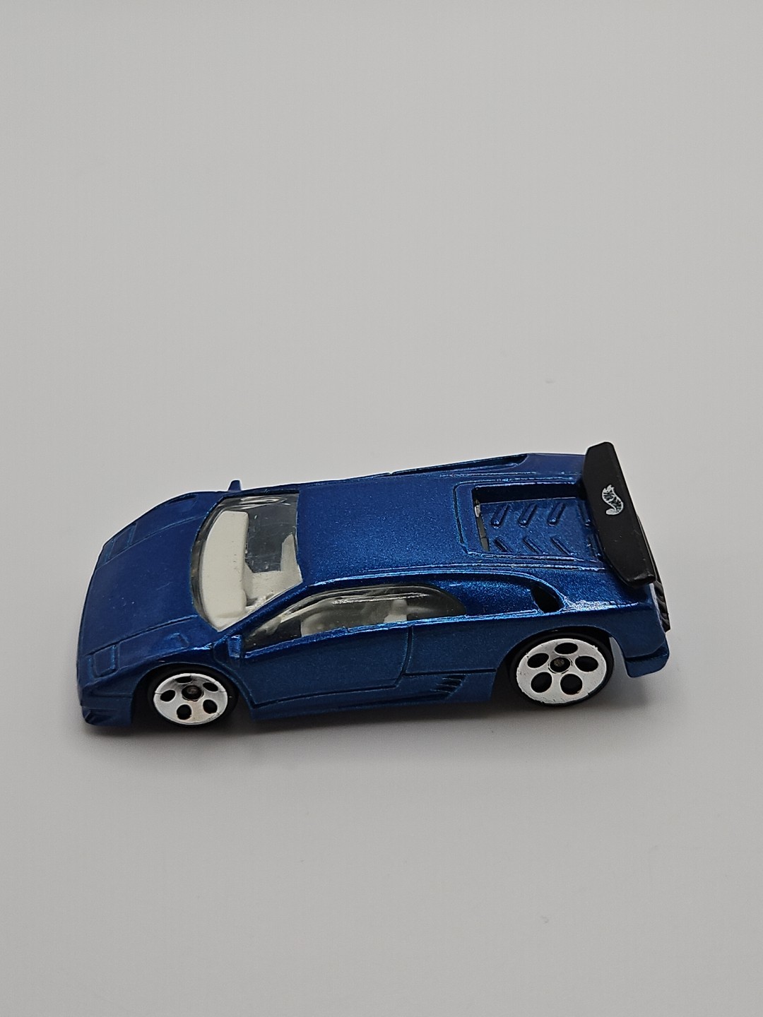 1990-2001 LAMBORGHINI DIABLO SUPER CAR 1/64 SCALE COLLECTIBLE DIECAST MODEL CAR