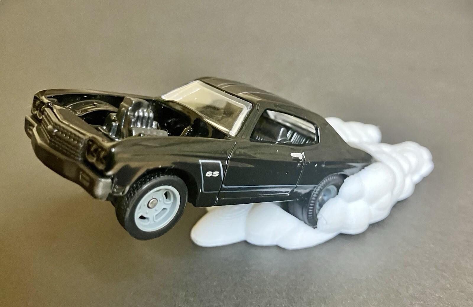 1/64 Diecast Muscle Car Grey Burnout Wheelie Dynamic Display Statue – No Car