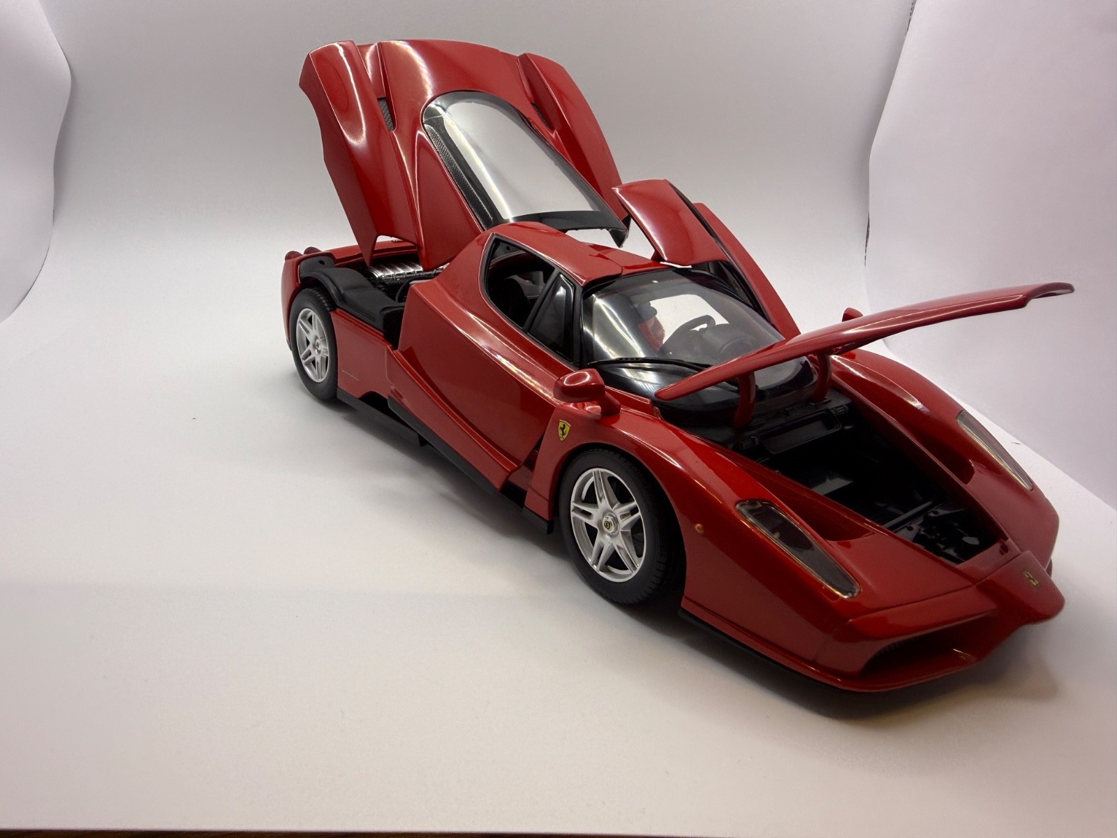 1/18 Mattel Hot Wheels Enzo Ferrari red vintage 2002 in box, Rare