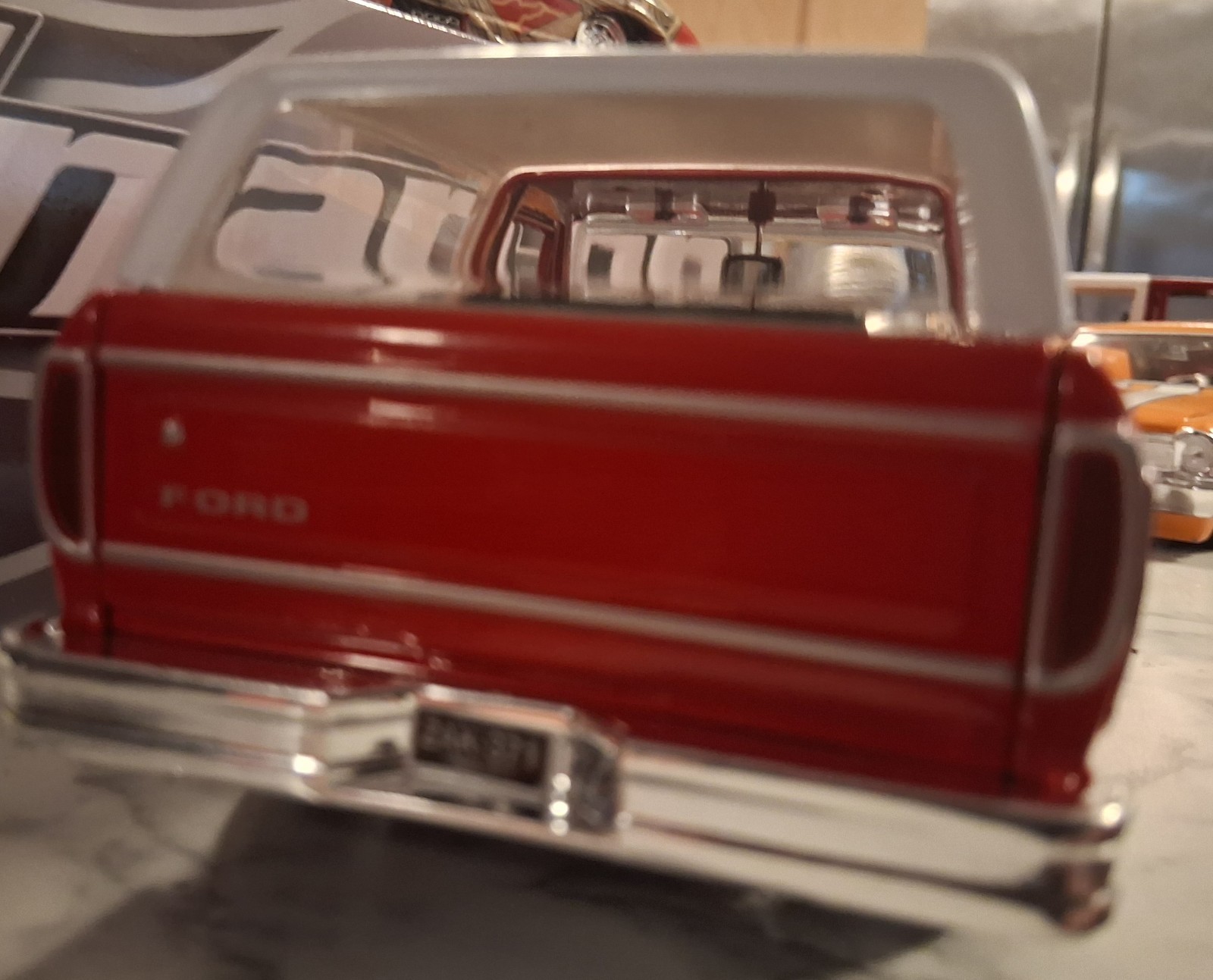 ( Custom Built) 1.24scale Diecast Custom 78 Ford BRONCO SLAMMED( Read Ad Plz)