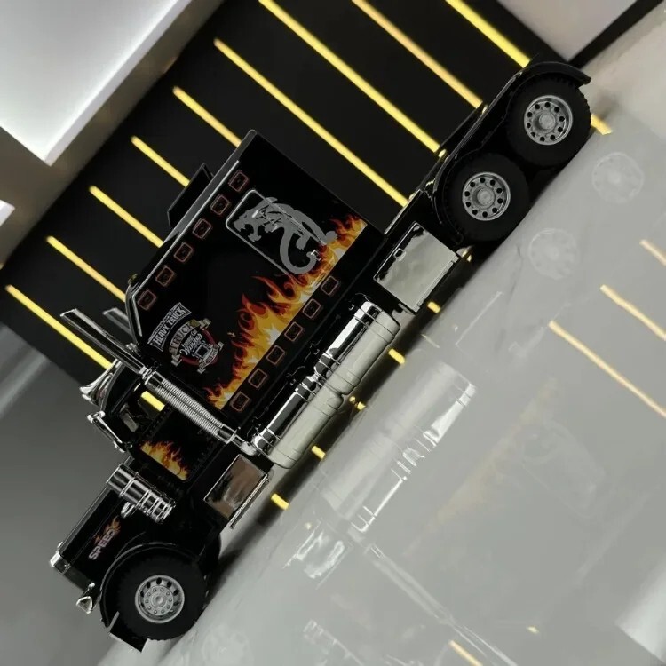 1:24 Diecast Vehicle for Peterbilt Heavy Truck 389 Model Truck Toy Sound Light