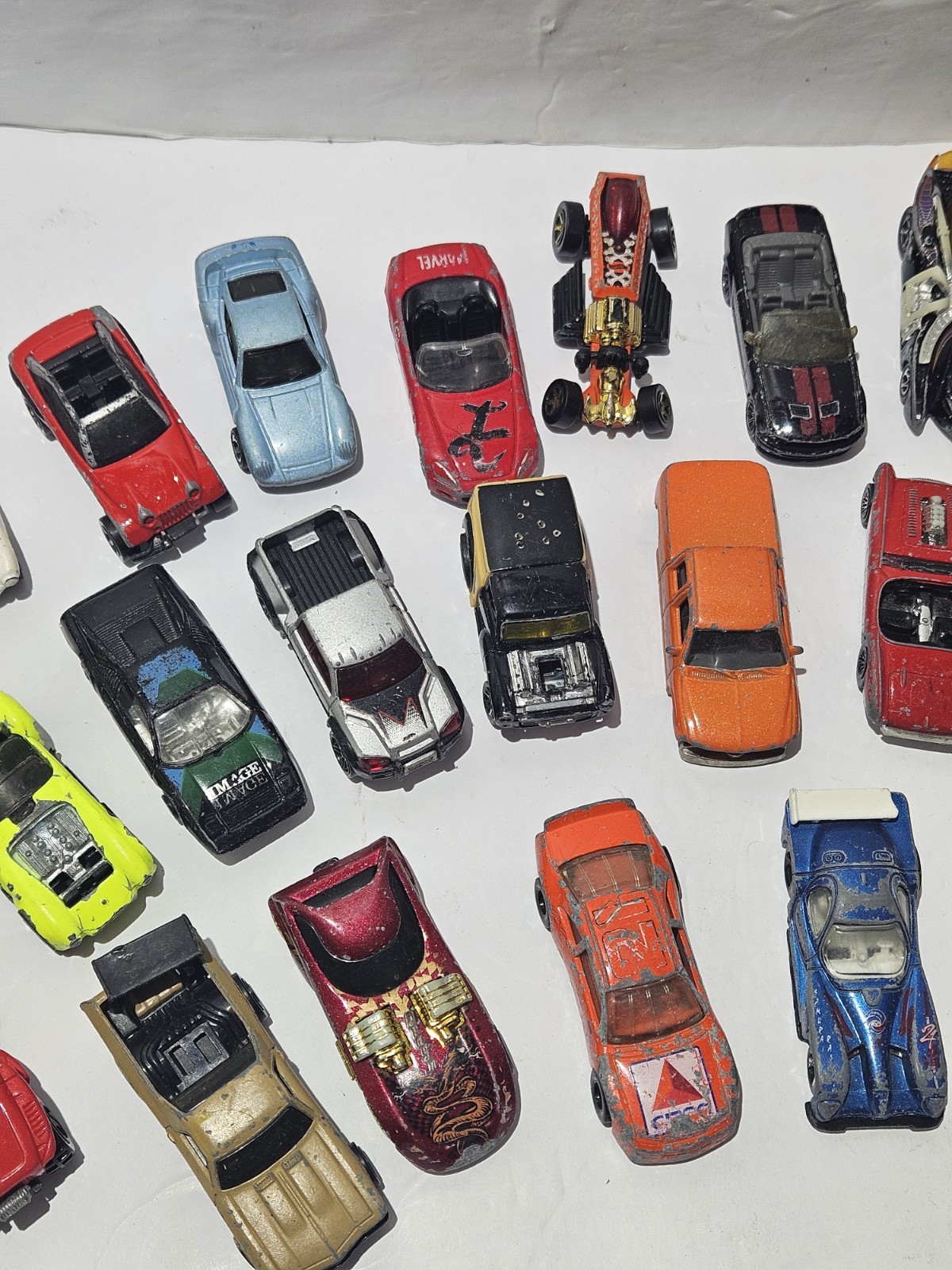 Diecast Cars Hot Wheels Matchbox Mixed Brands Played With – Lot of 25