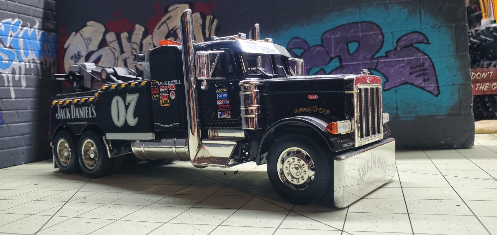 Jada Toys Hot Rigz Peterbilt 1:32 Diecast Tow Truck Wrecker