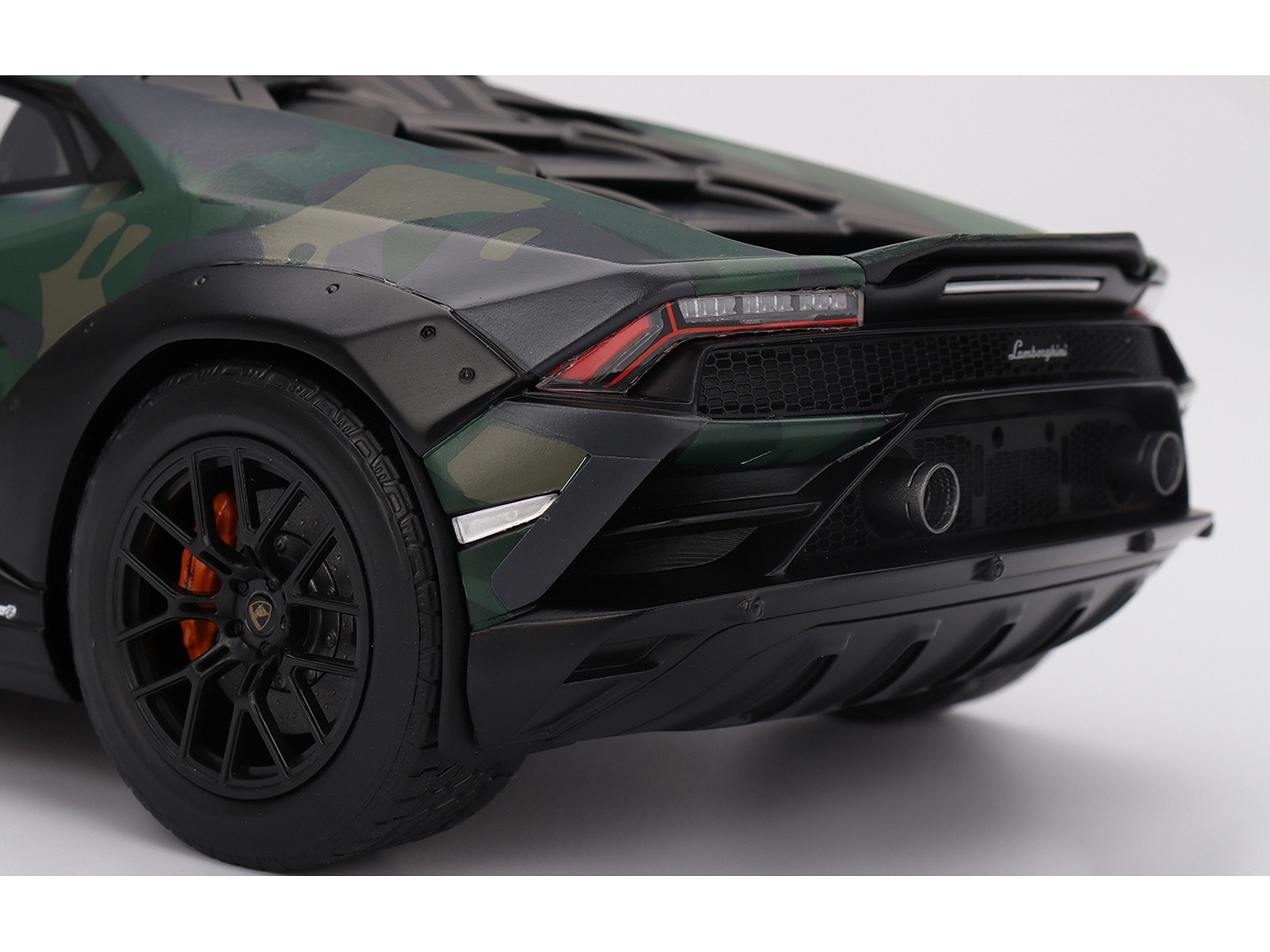 LAMBORGHINI HURACAN STERRATO ALL-TERRAIN “BOSCO” CAMO 1/18 BY TOP SPEED TS0639
