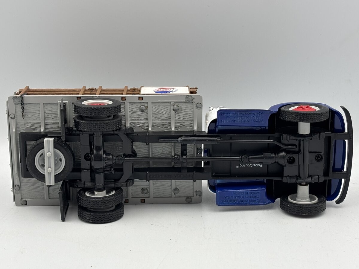 First Gear 19-1091 1:34 1951 Ford F-6 Full Rack Stake Truck Pepsi-Cola LN/Box