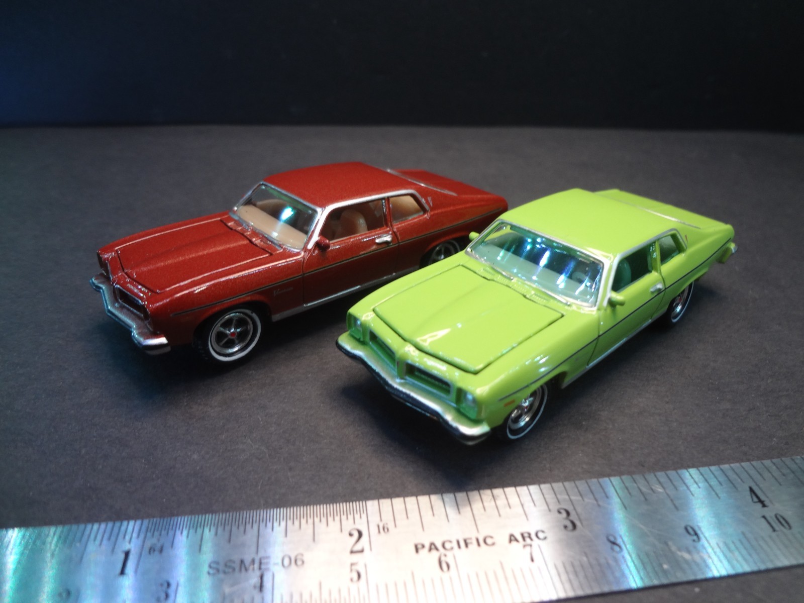 Johnny Lightning 1974 Pontiac Ventura green & bronze bundle – Loose 1:64