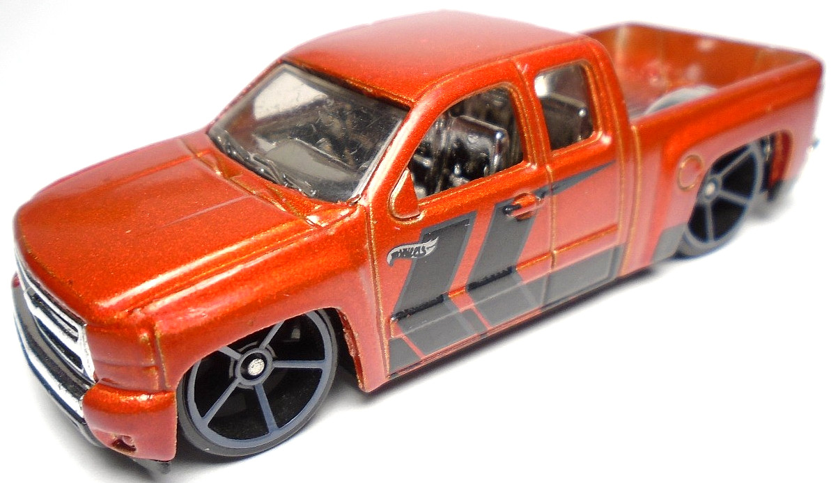 2018 HOT WHEELS HW 100 YEARS CHEVY SILVERADO ORANGE DIECAST 3 3/8″ PICKUP TRUCK