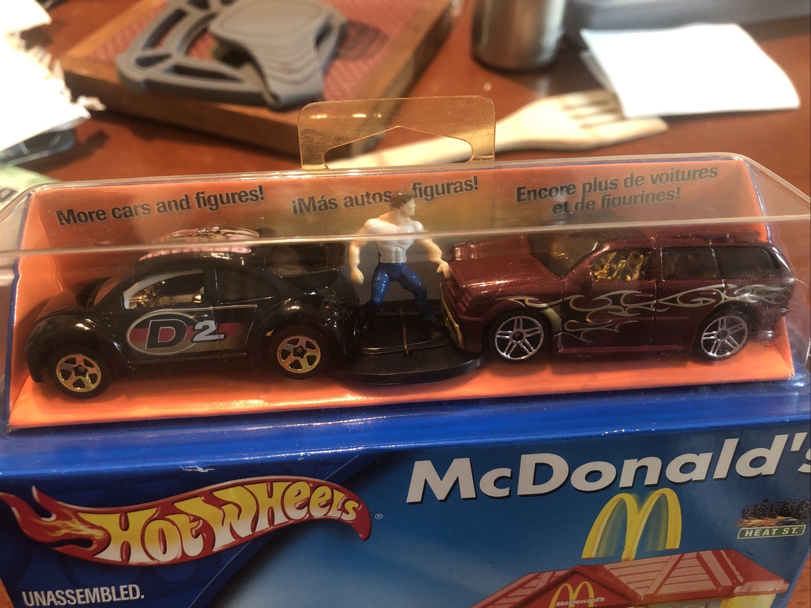 Hot Wheels McDonald’s Drive-Thru Sto & Go Playset VW Volkswagen Beetle Boom Box