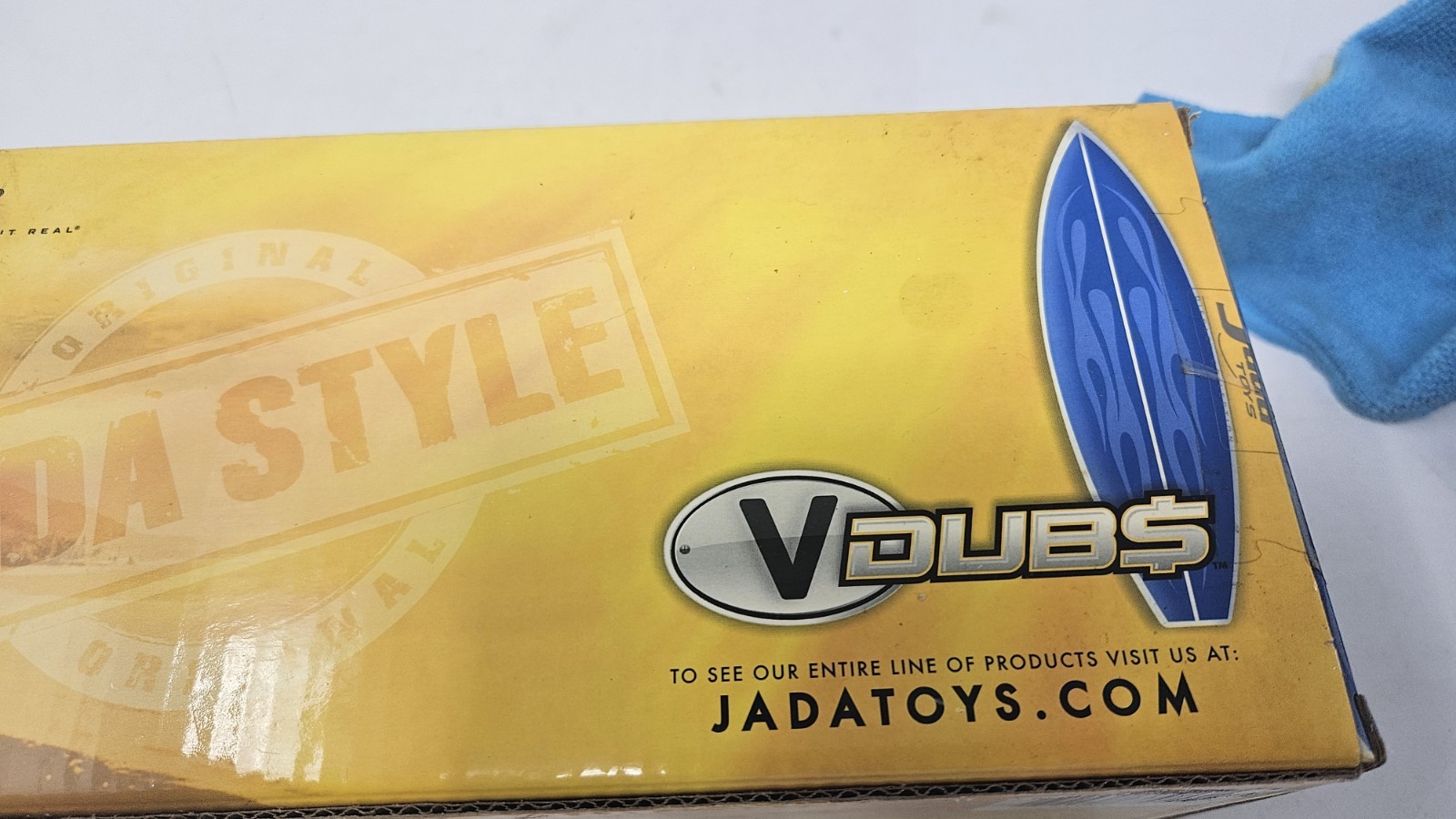 Jada Toys VDUBS Volkswagen Bus Pickup 1963 1:24 Diecast Black Tan – Box Damage