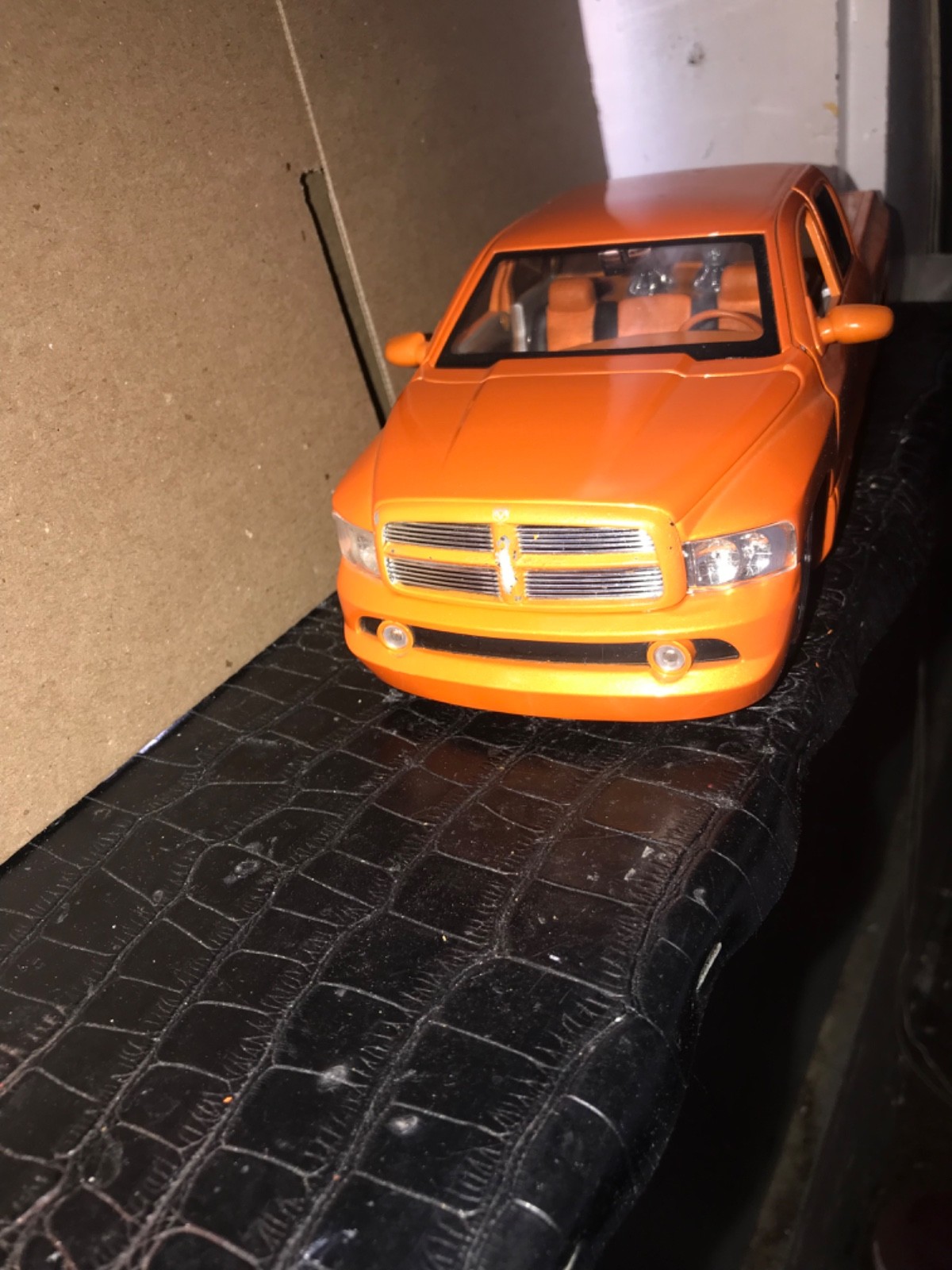 1/18 Jada, Dub City, Big Ballers, 2003 Dodge Ram 1500, w/ Wheel Spinners, LOOK!