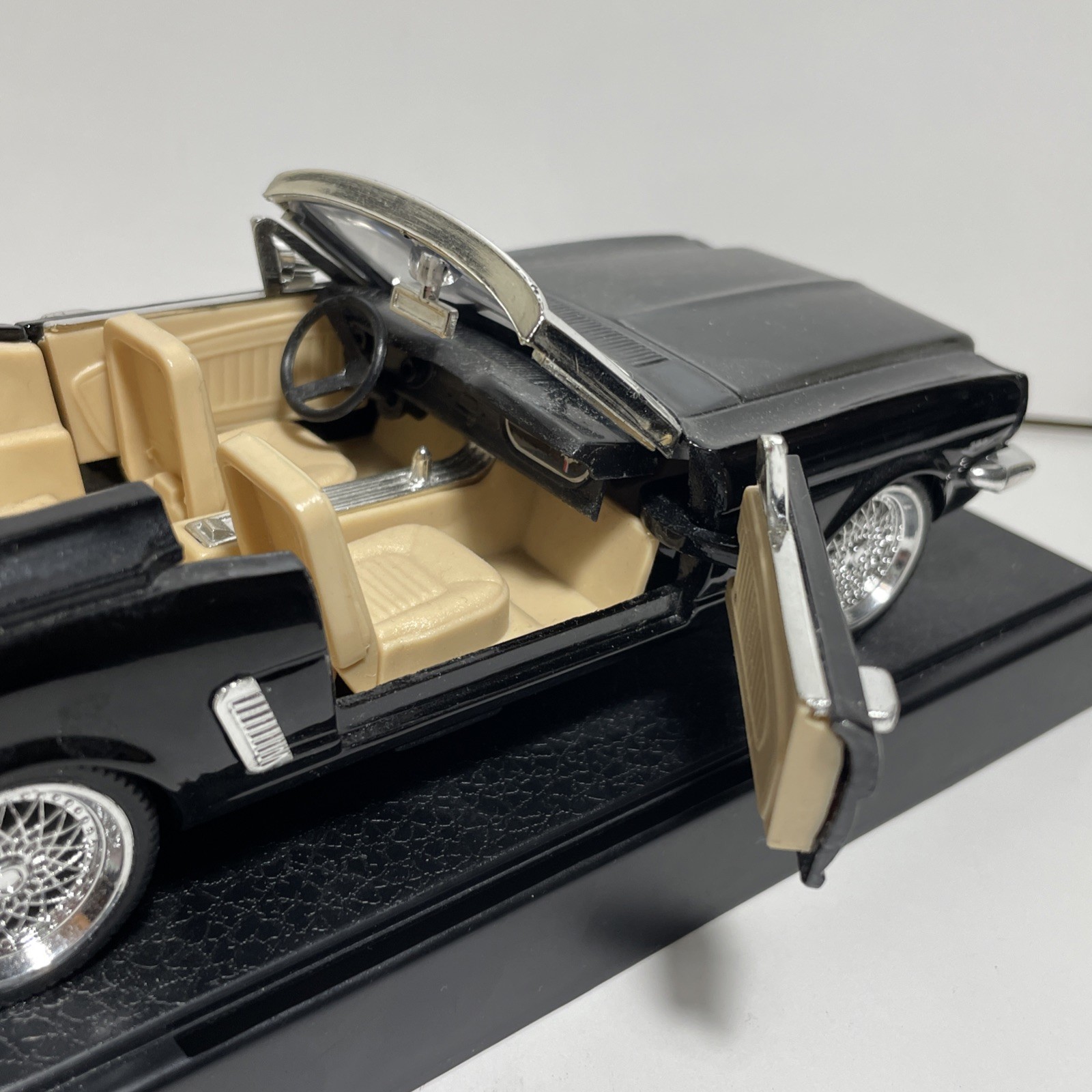 Vintage 1964 1/2 Diecast Ford Mustang Convertible Car 1:24 Scale Black Tan Int