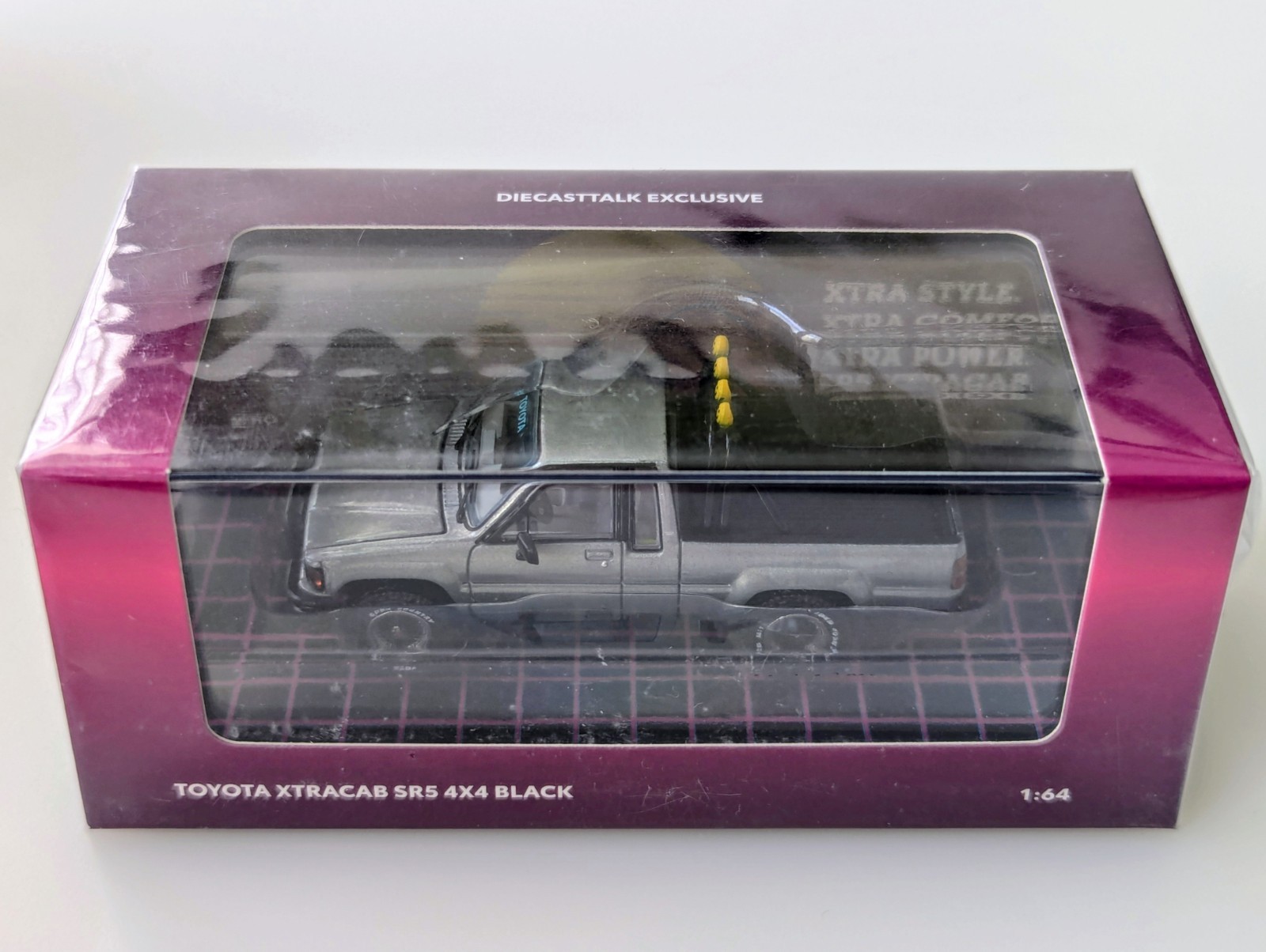 GCD 1/64 *RAW CHASE* Toyota Xtracab SR5 4×4 BTTF style Diecasttalk exclusive